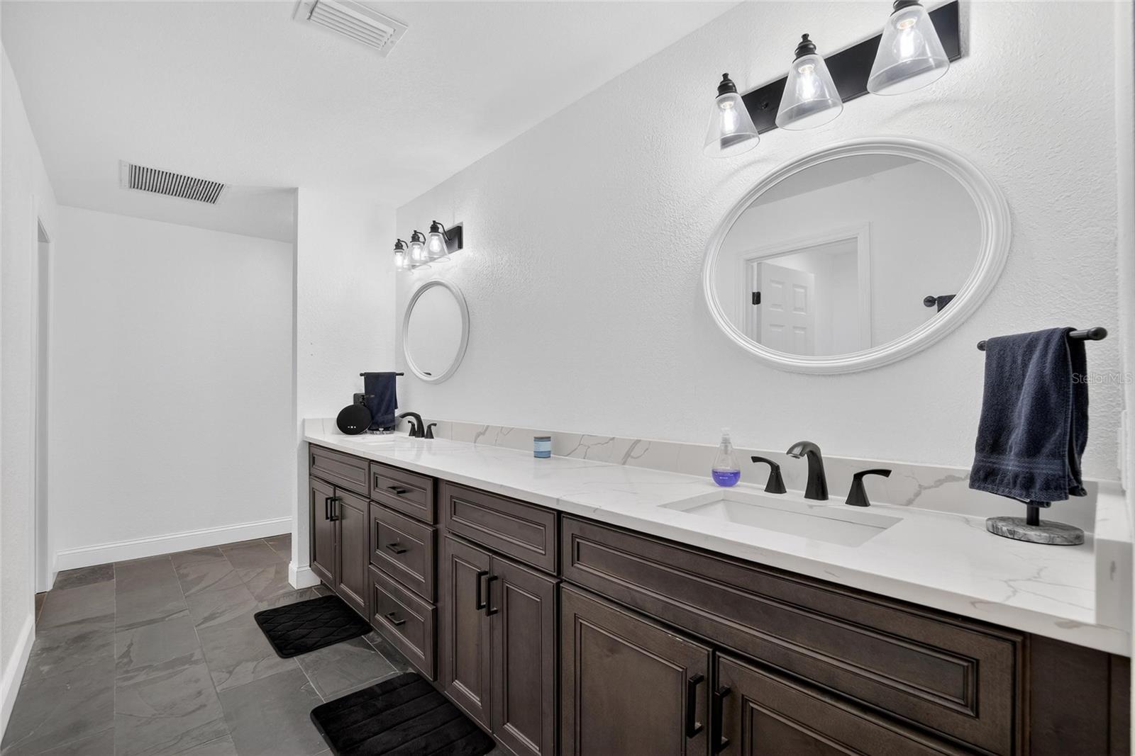 723 W PINEDALE DR — photo 9