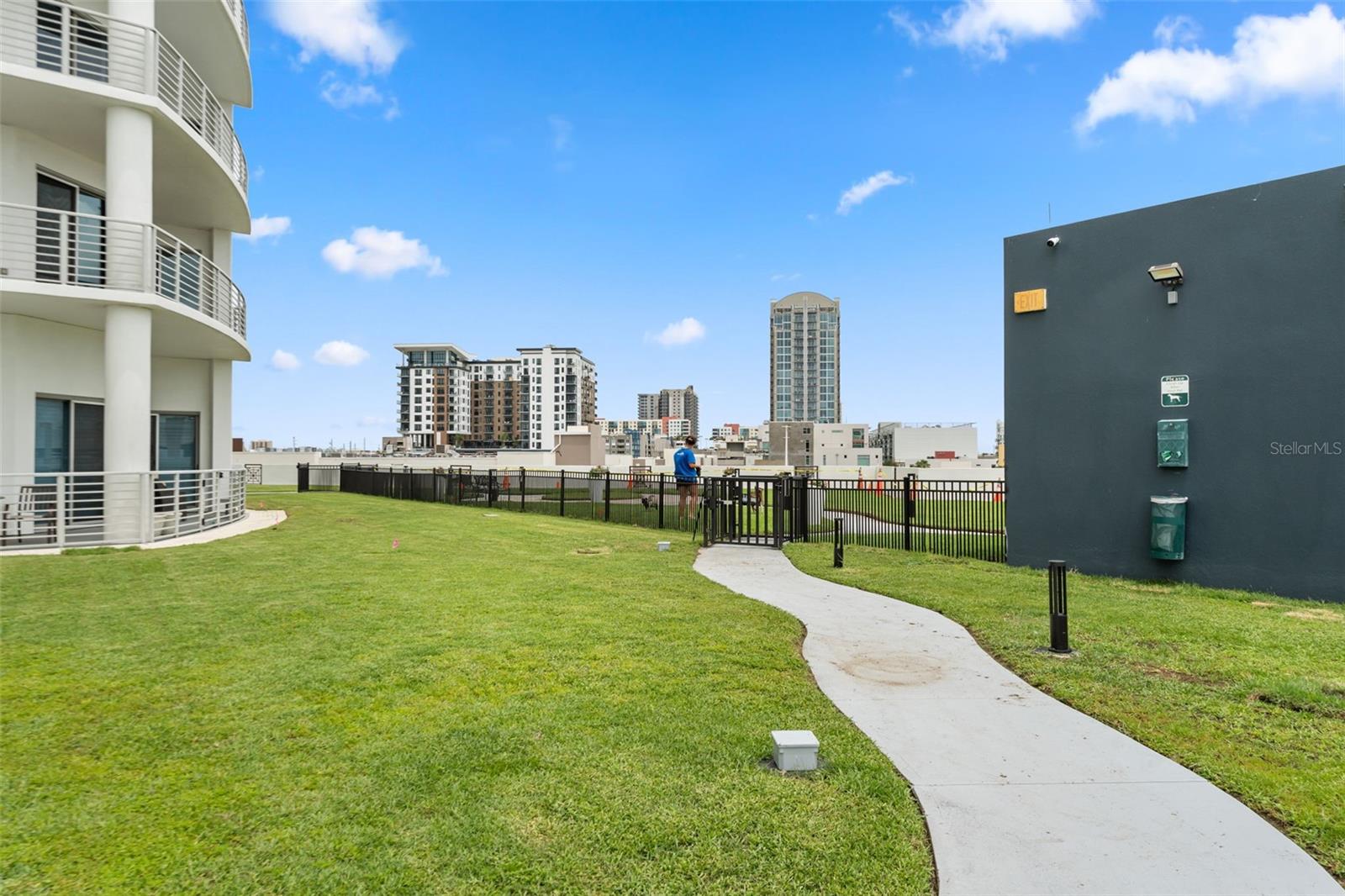 1209 E CUMBERLAND AVE #807 — photo 40
