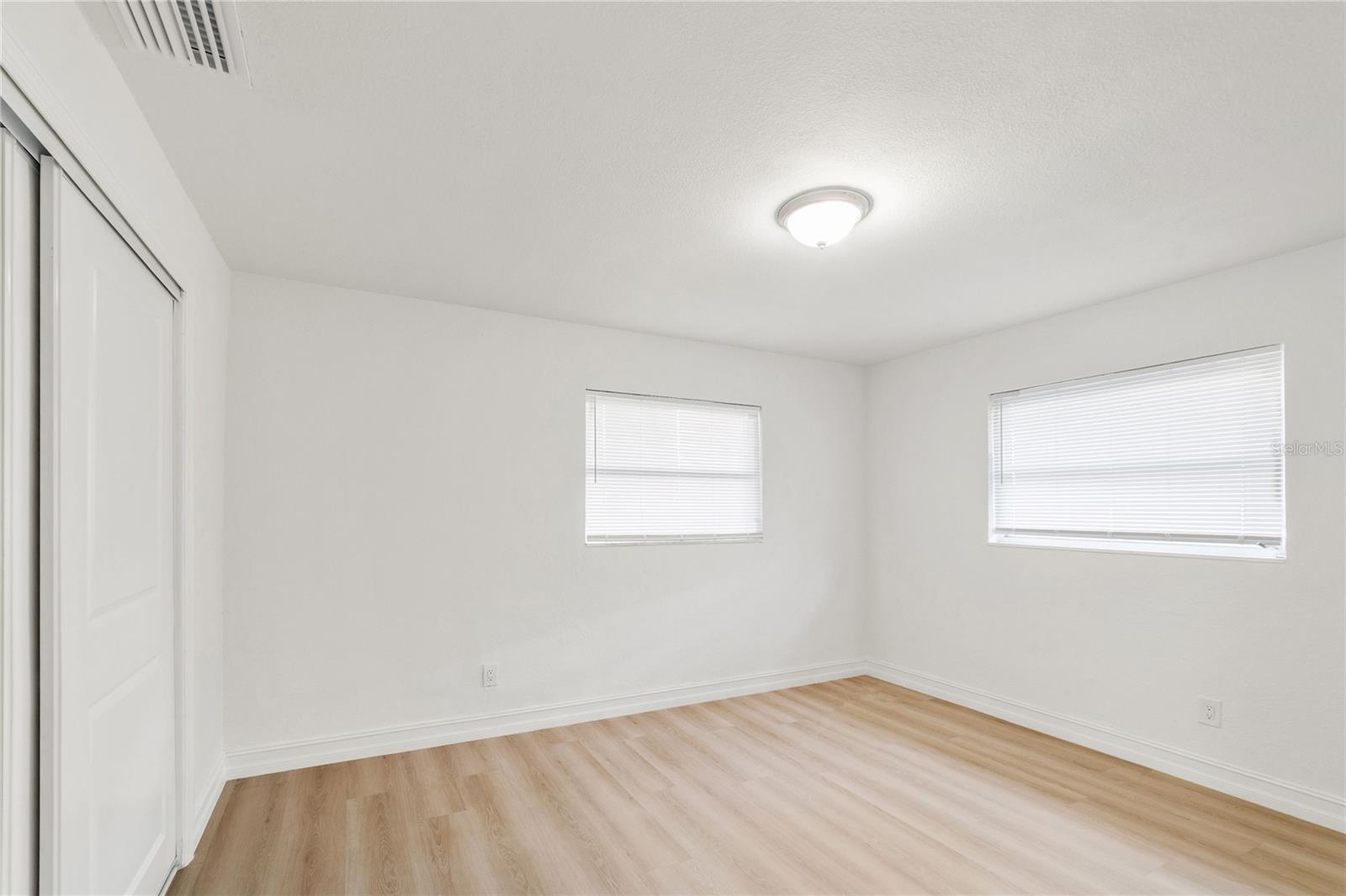 545 N TERRACE DR — photo 19