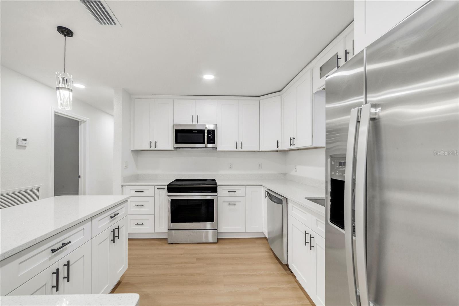 545 N TERRACE DR — photo 10