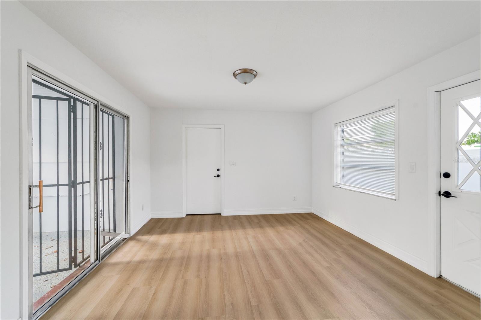545 N TERRACE DR — photo 12
