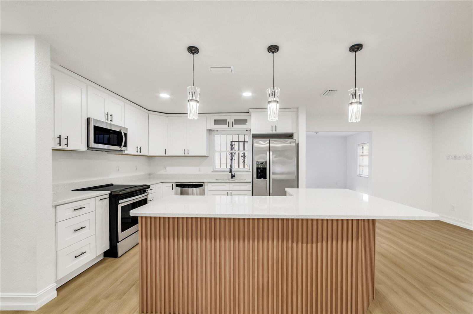 545 N TERRACE DR — photo 9