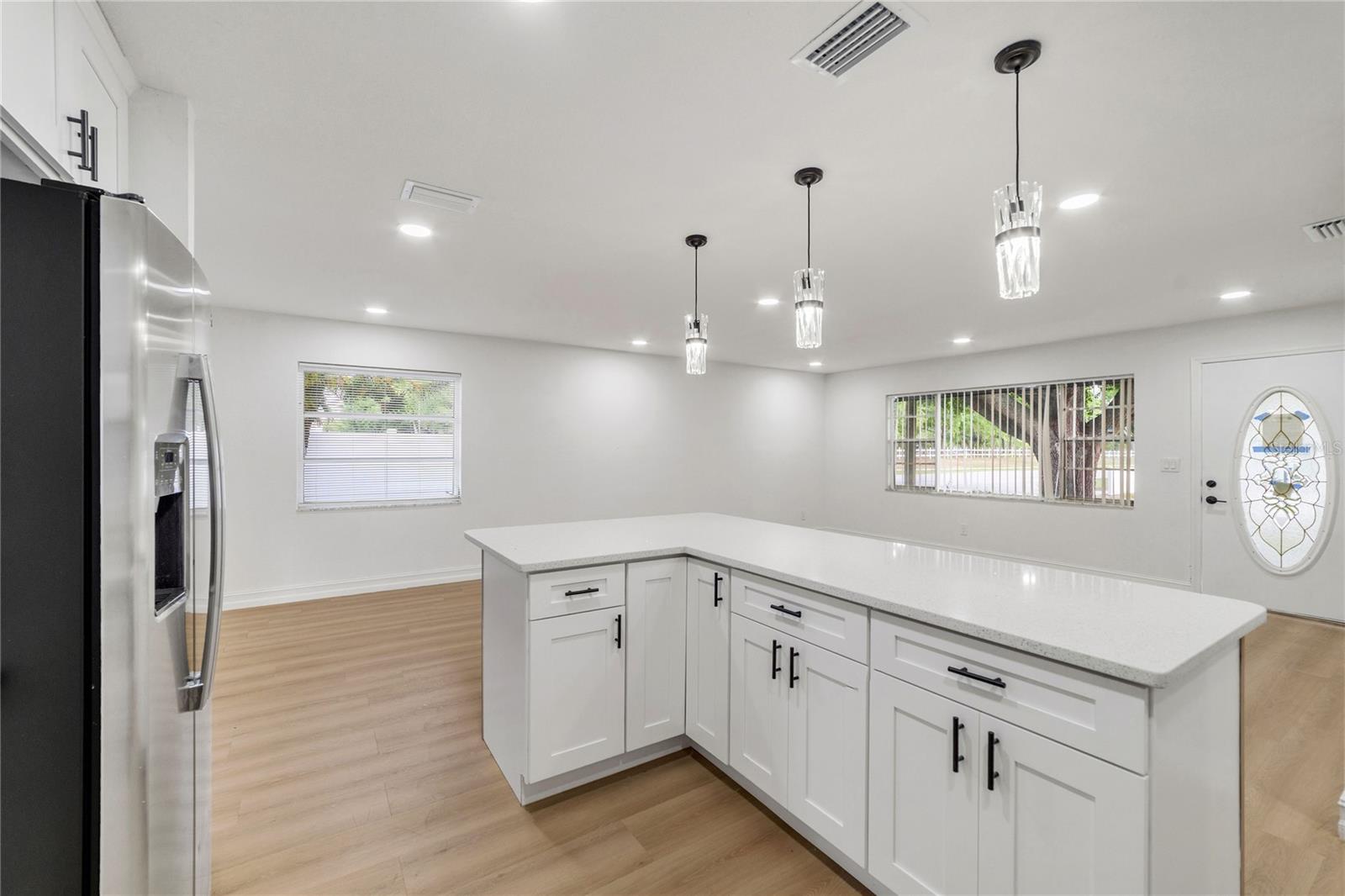 545 N TERRACE DR — photo 11