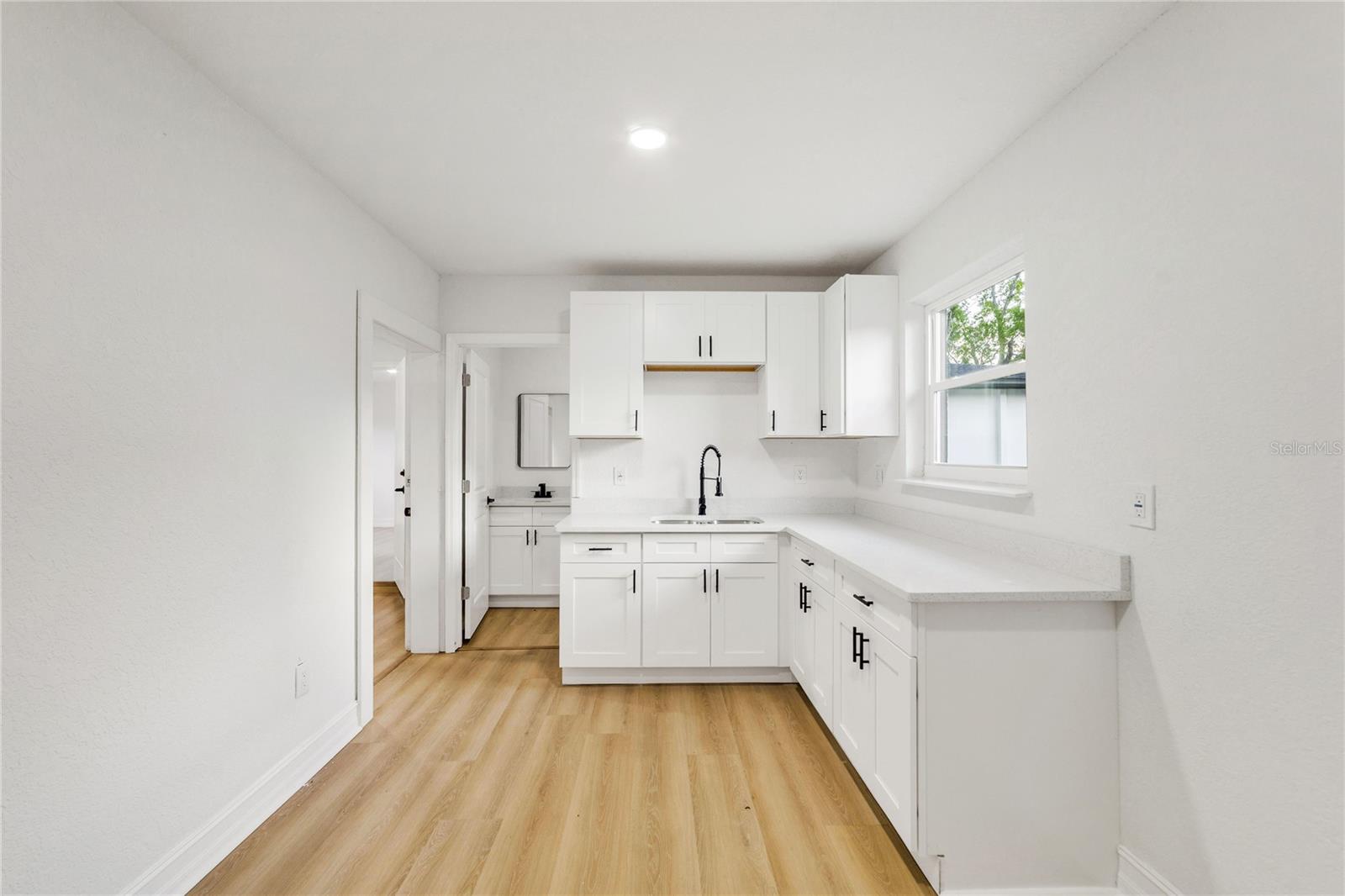 545 N TERRACE DR — photo 28