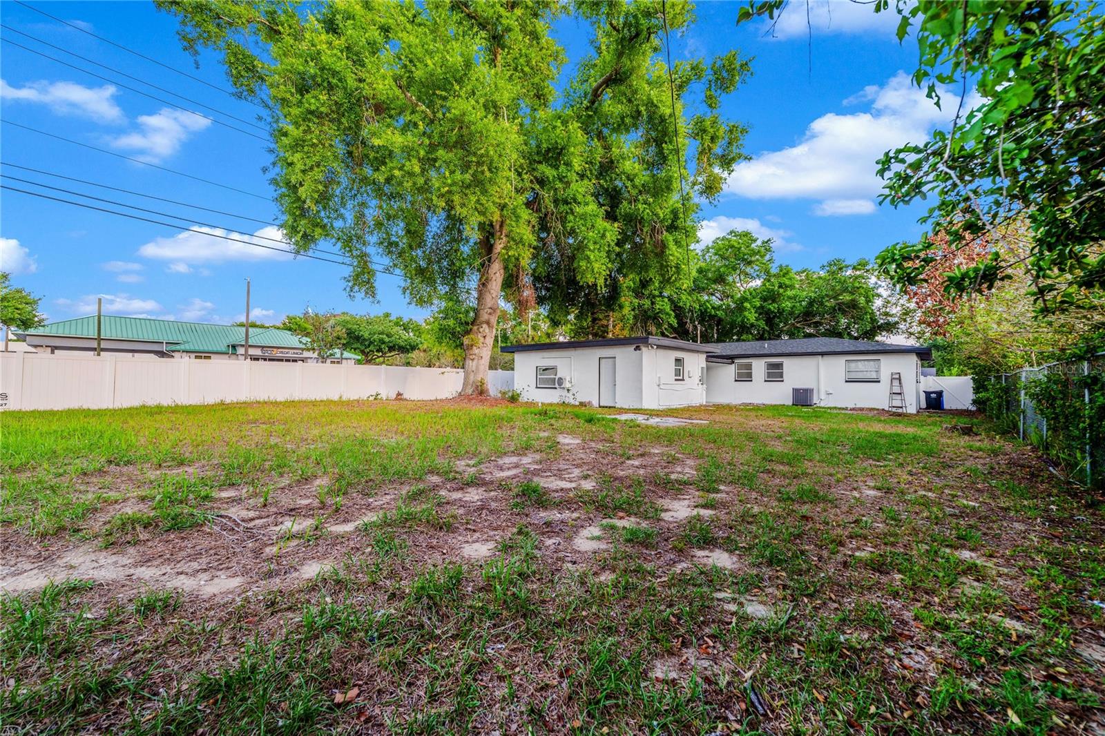 545 N TERRACE DR — photo 33