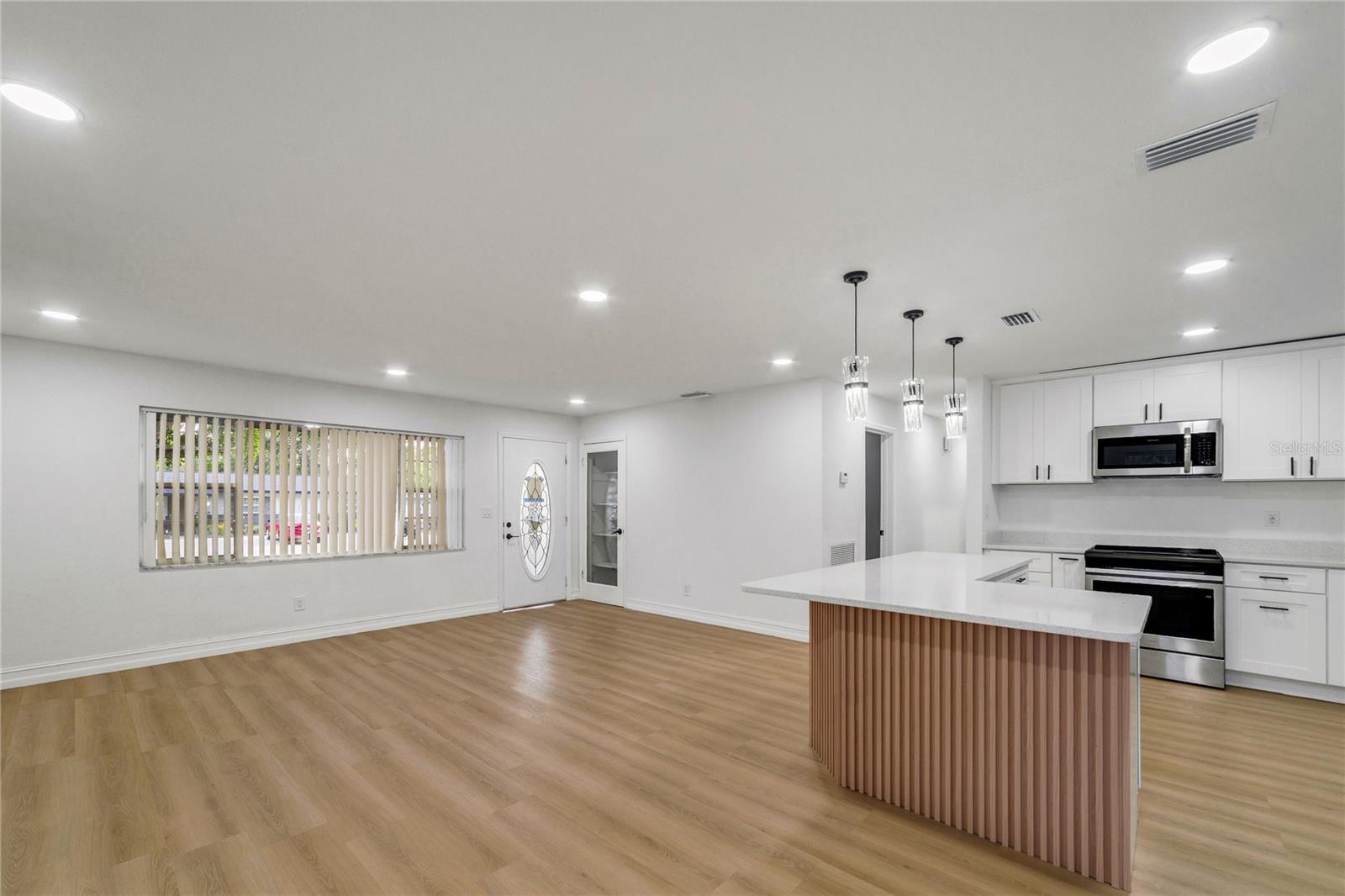 545 N TERRACE DR — photo 8