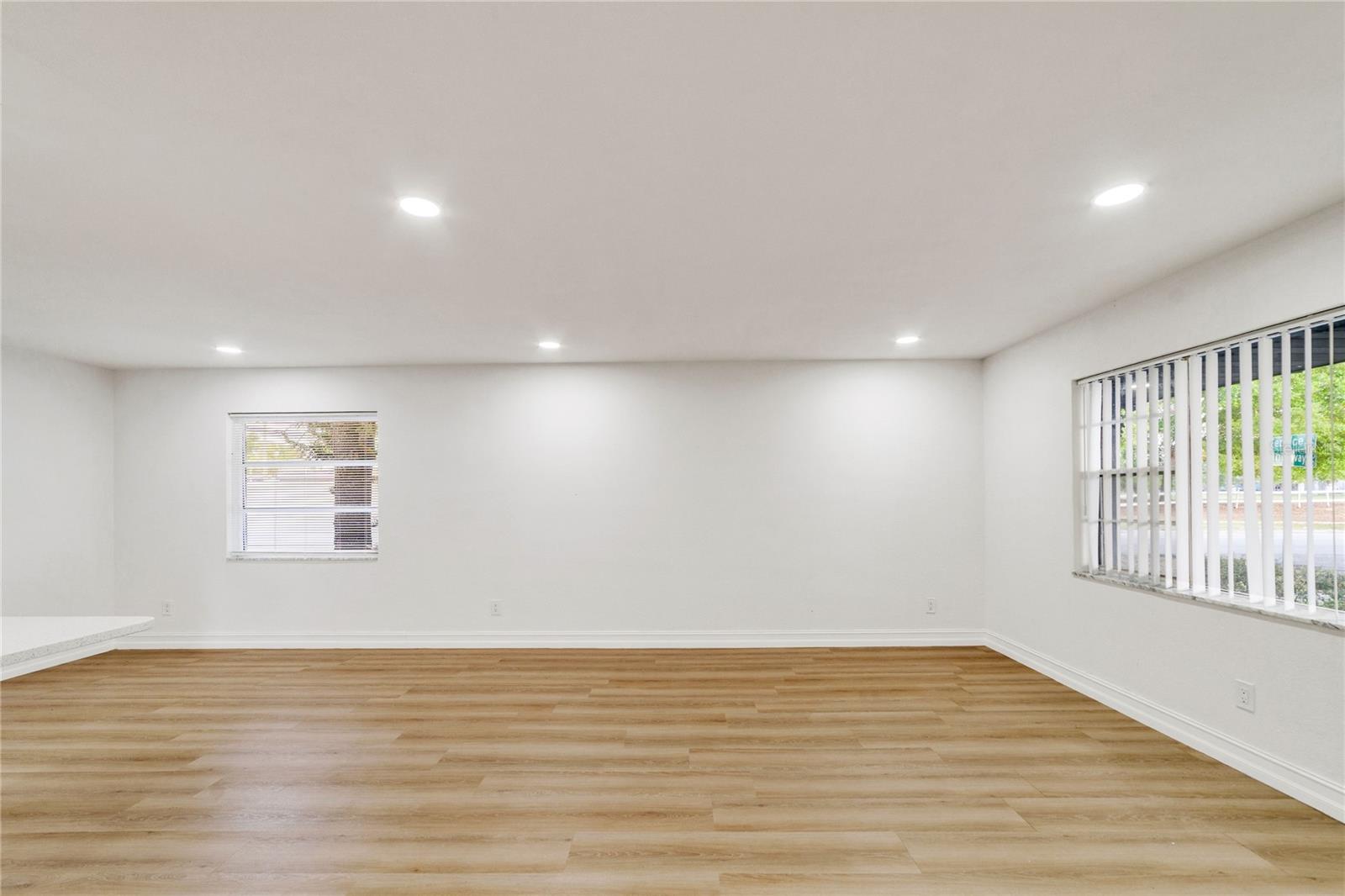 545 N TERRACE DR — photo 7