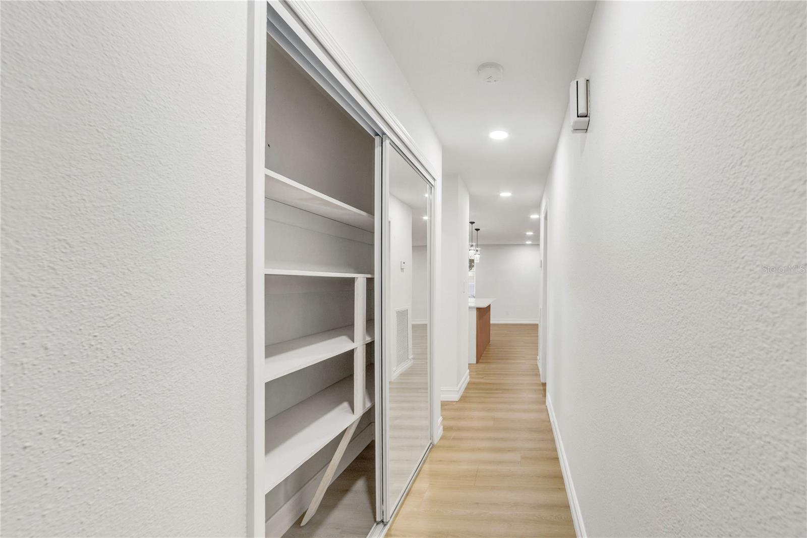 545 N TERRACE DR — photo 24