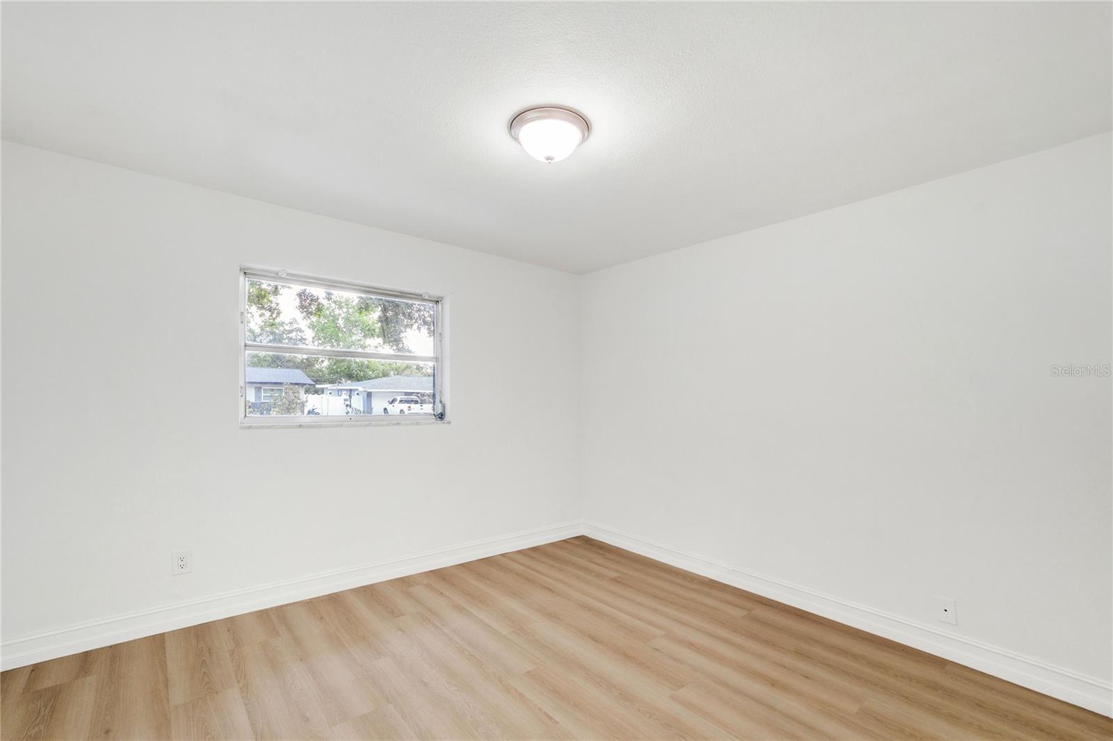 545 N TERRACE DR — photo 14