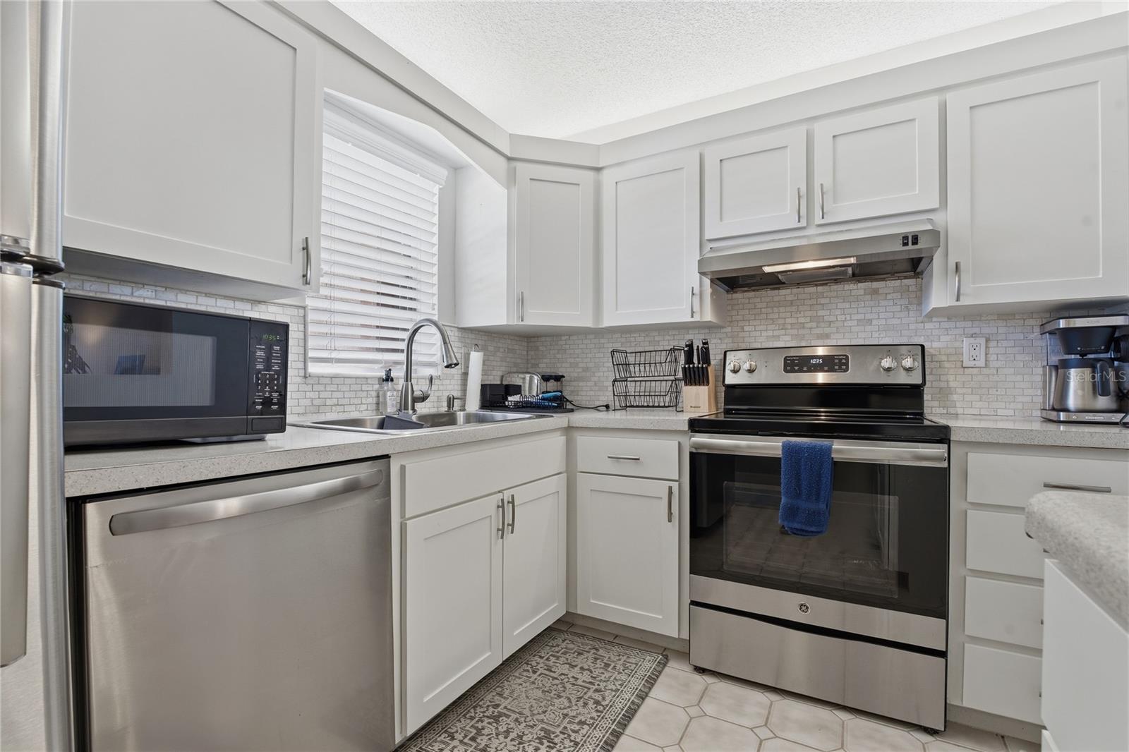 7540 BAY ISLAND DR S #251 — photo 12