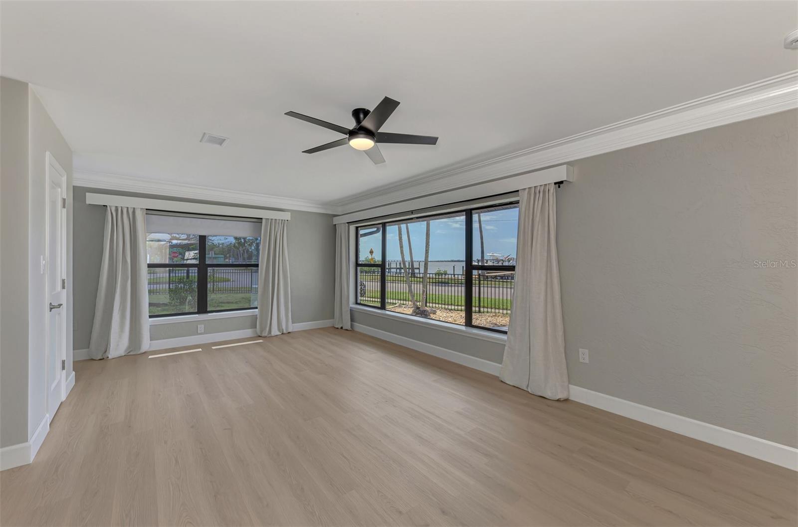 1822 RIVERSIDE DR E — photo 21