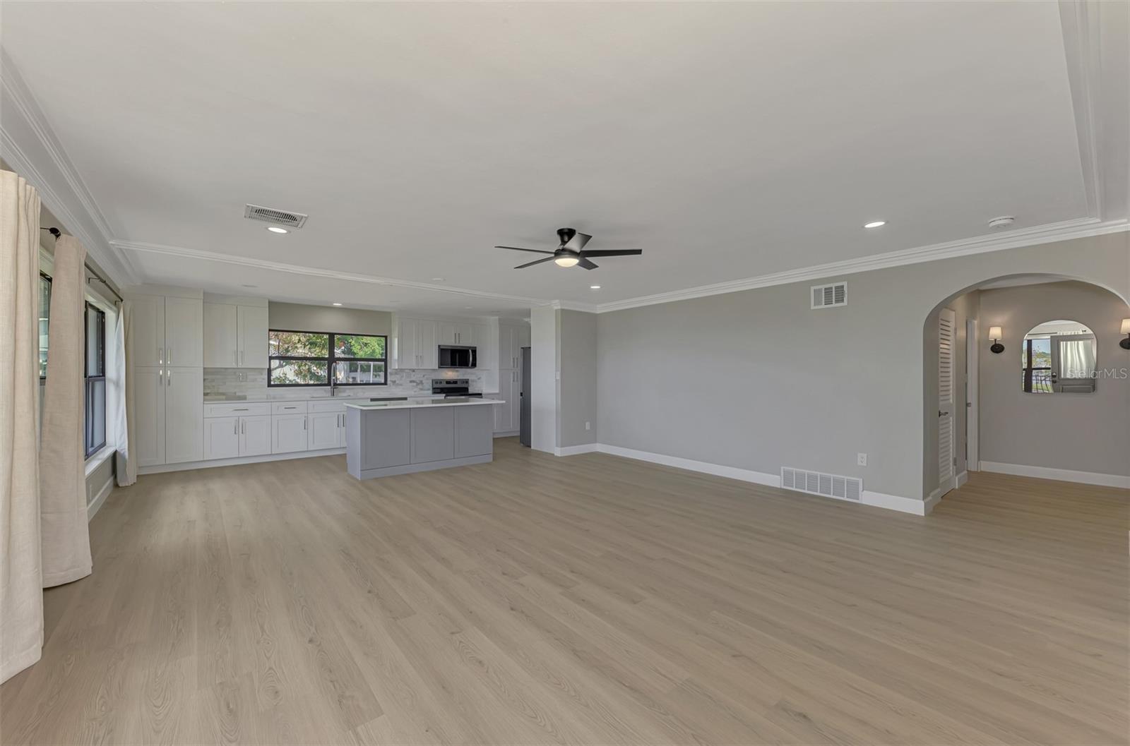 1822 RIVERSIDE DR E — photo 10
