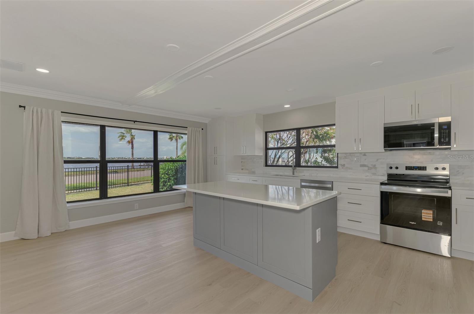 1822 RIVERSIDE DR E — photo 14