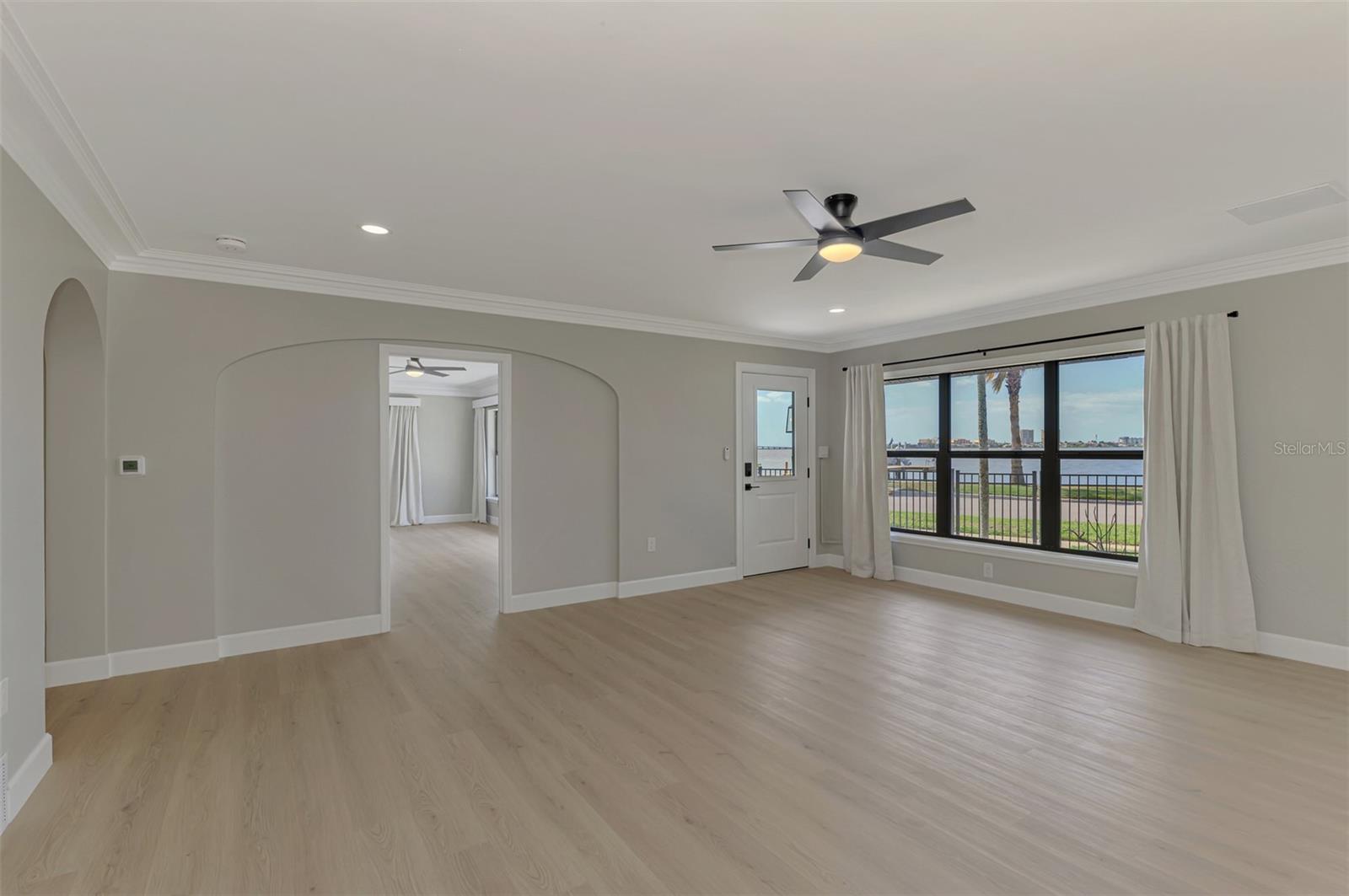 1822 RIVERSIDE DR E — photo 17