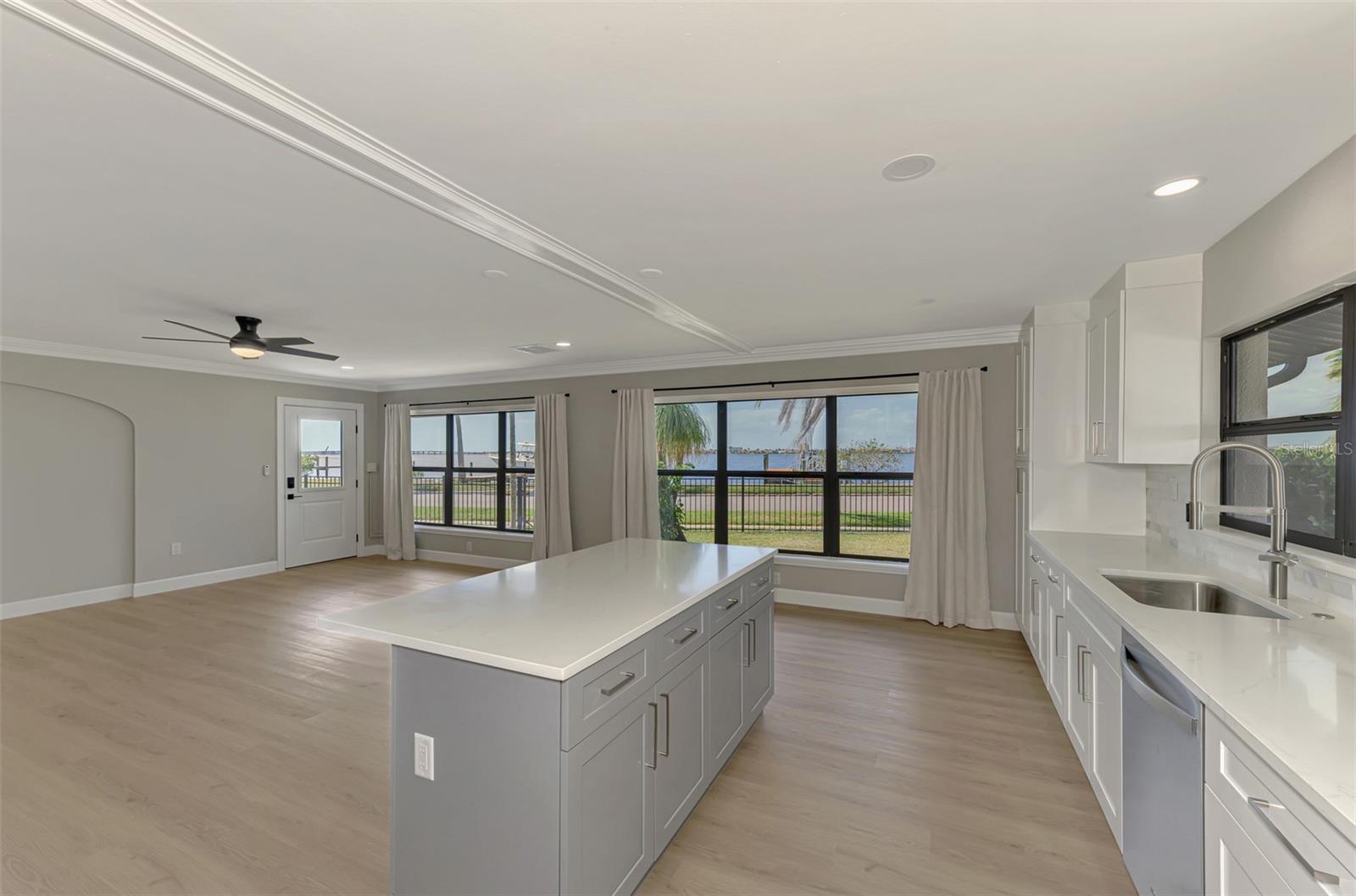 1822 RIVERSIDE DR E — photo 13