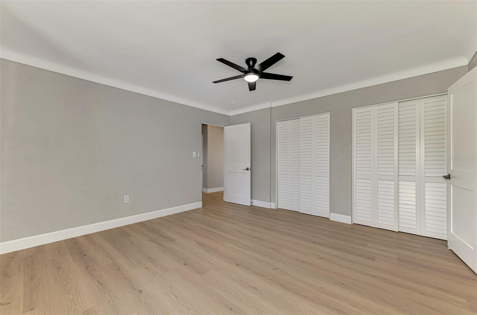 1822 RIVERSIDE DR E — photo 26