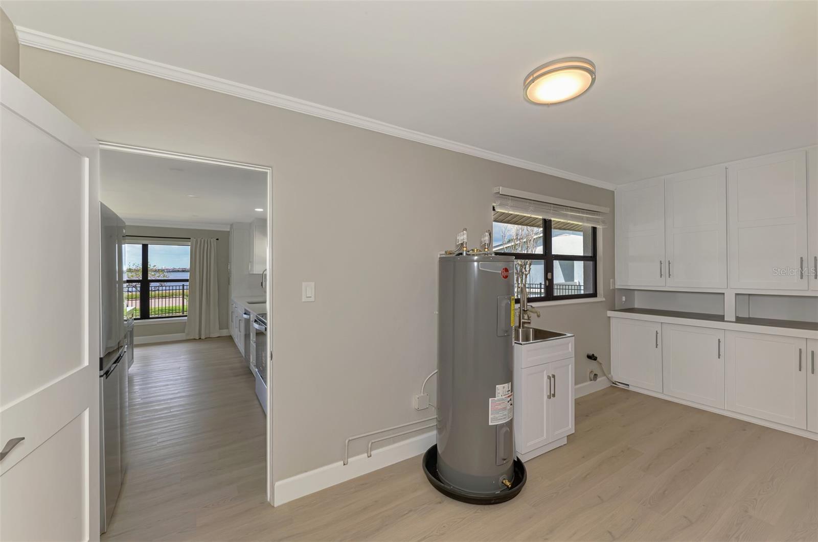 1822 RIVERSIDE DR E — photo 35
