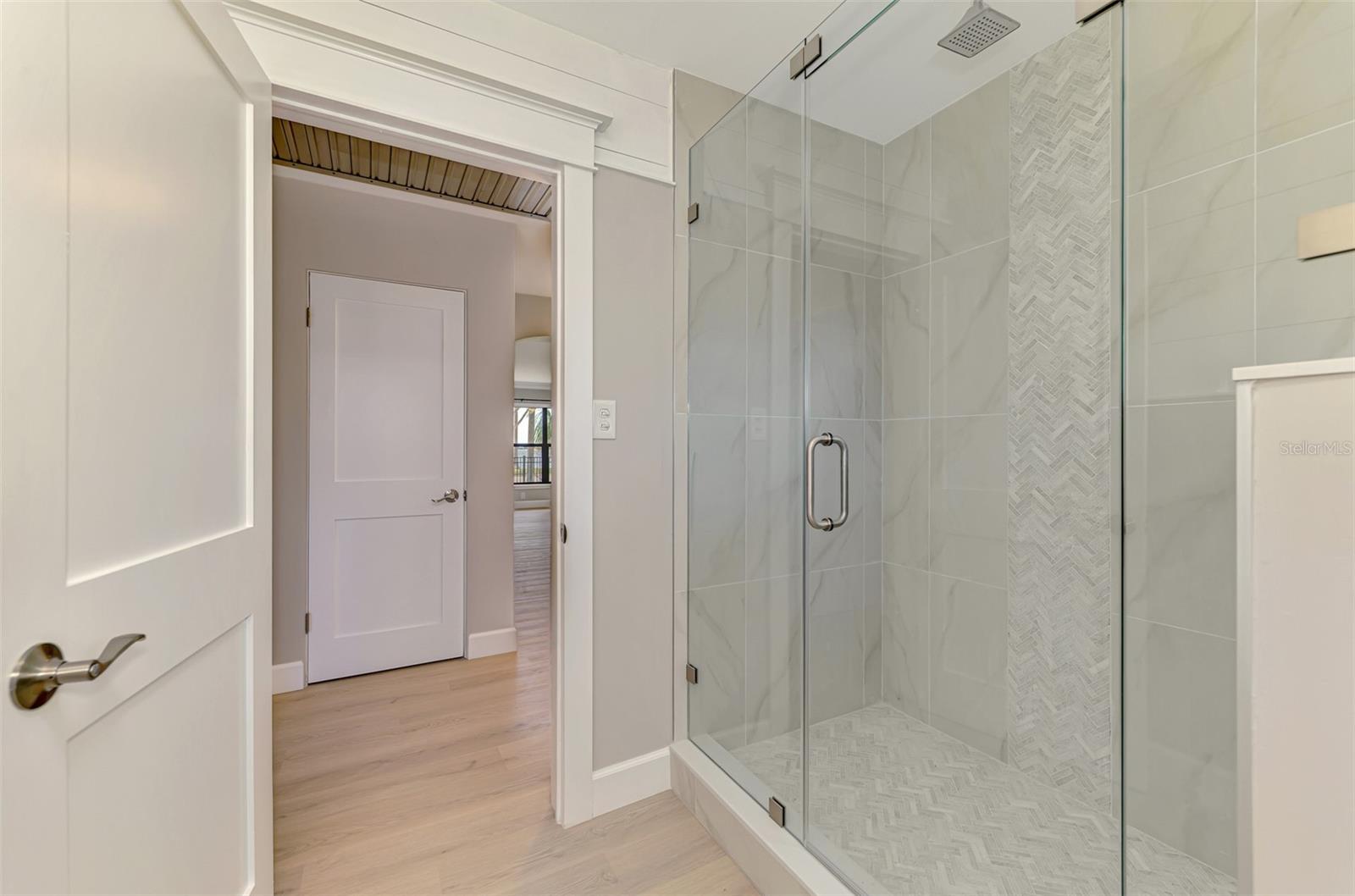 1822 RIVERSIDE DR E — photo 30