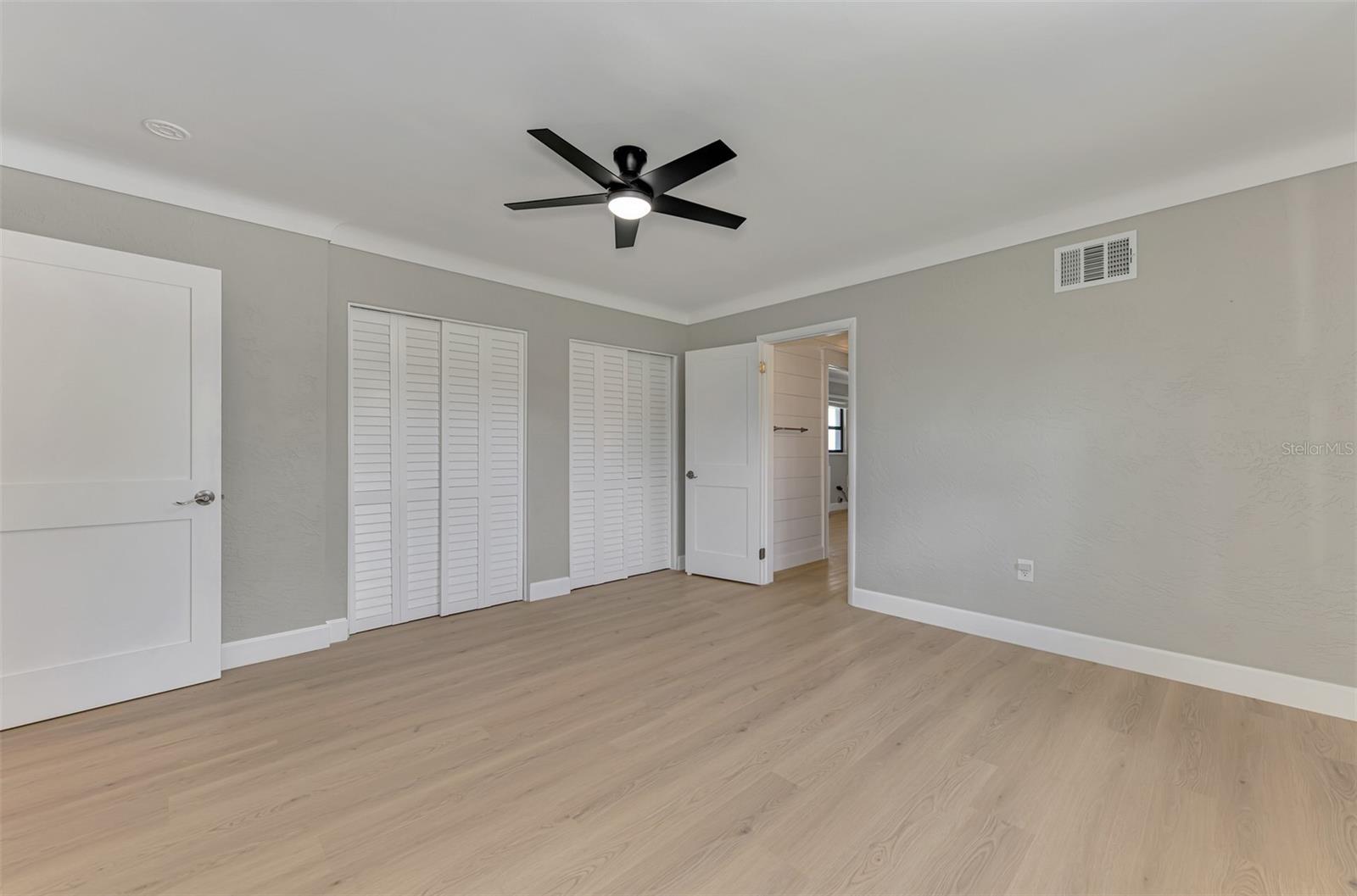 1822 RIVERSIDE DR E — photo 32
