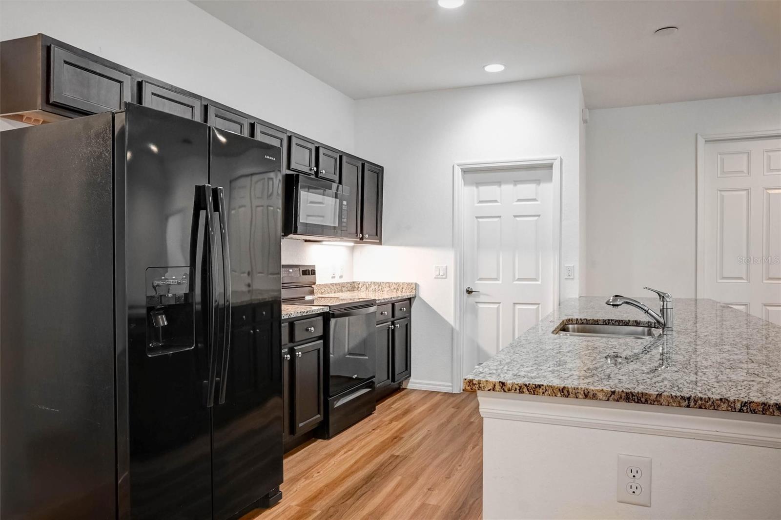 3035 BREWSTER RD — photo 6