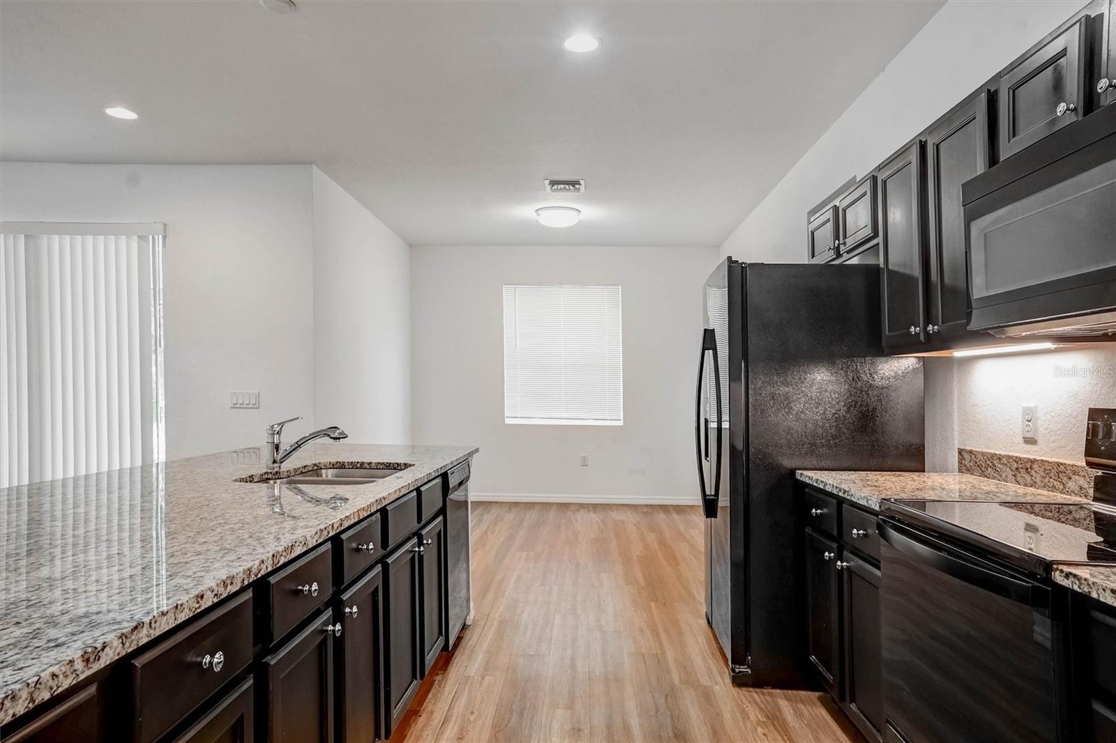 3035 BREWSTER RD — photo 5