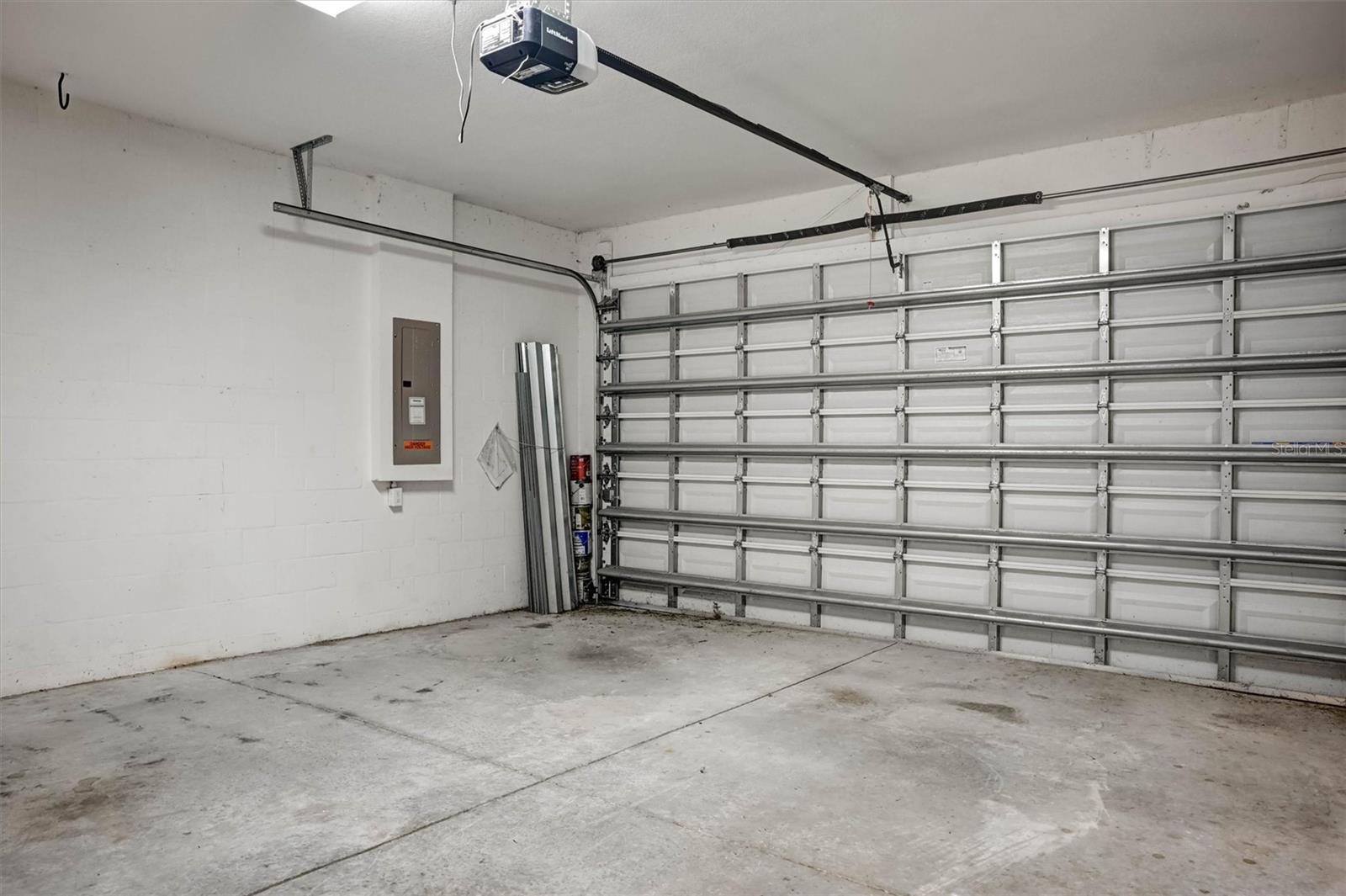 3035 BREWSTER RD — photo 14
