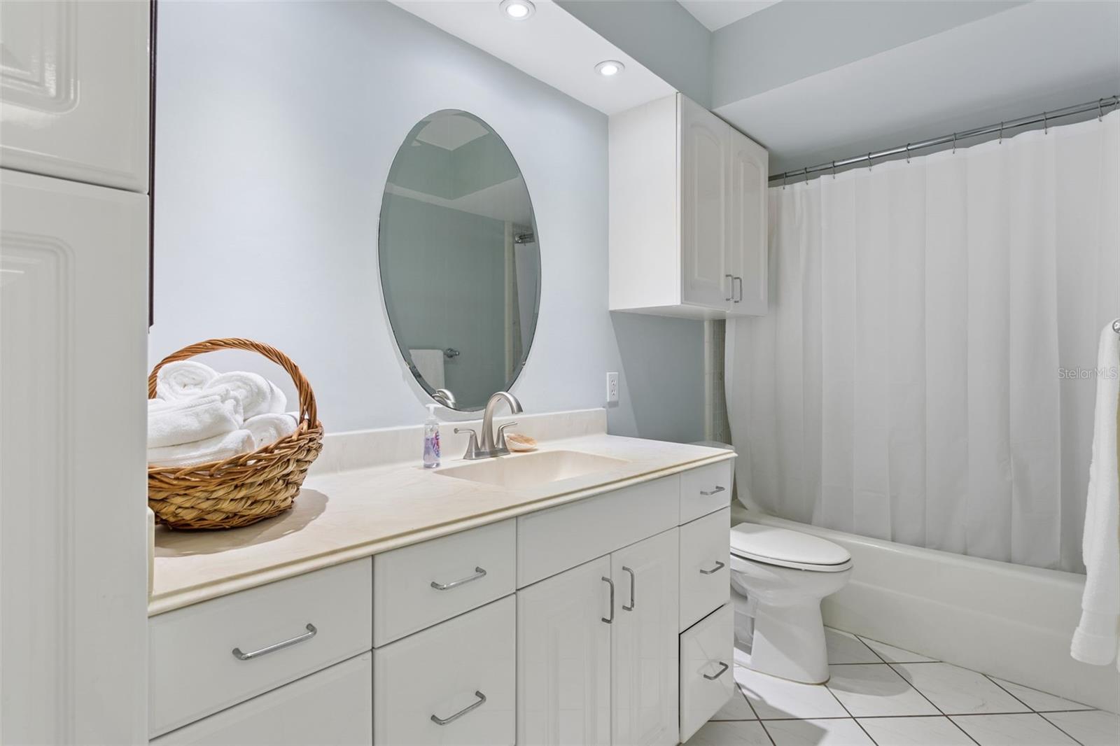 5130 BRITTANY DR S #1002 — photo 23