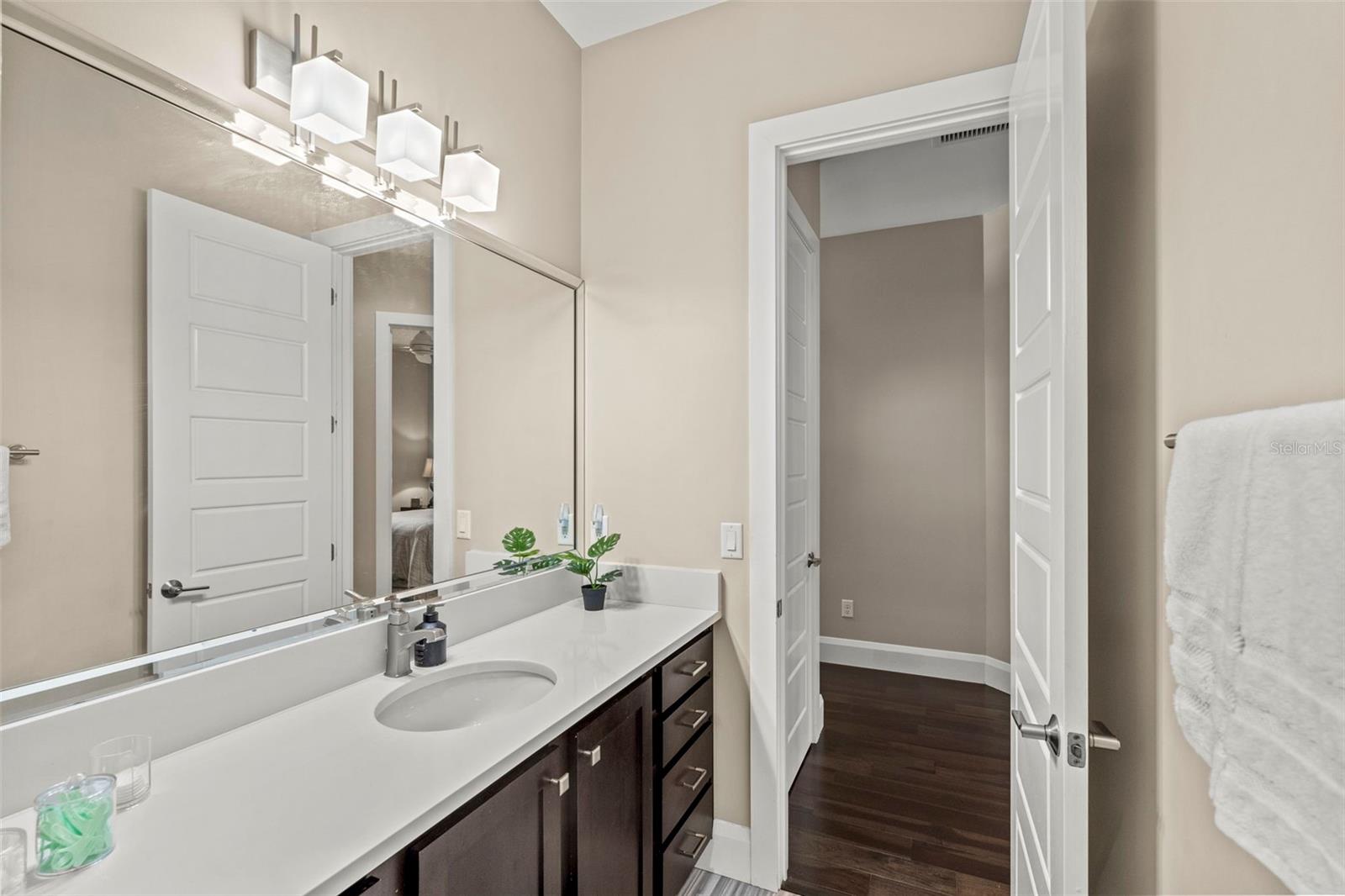 3211 W BAY VILLA AVE — photo 44