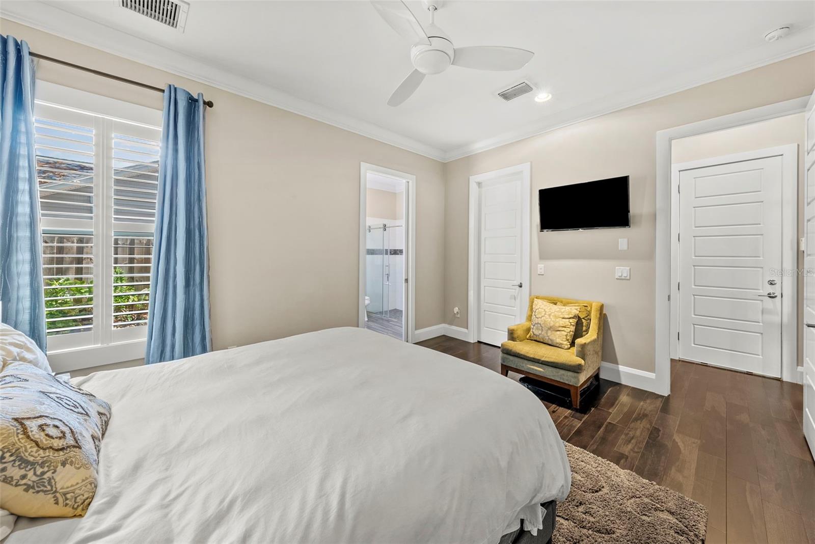 3211 W BAY VILLA AVE — photo 23