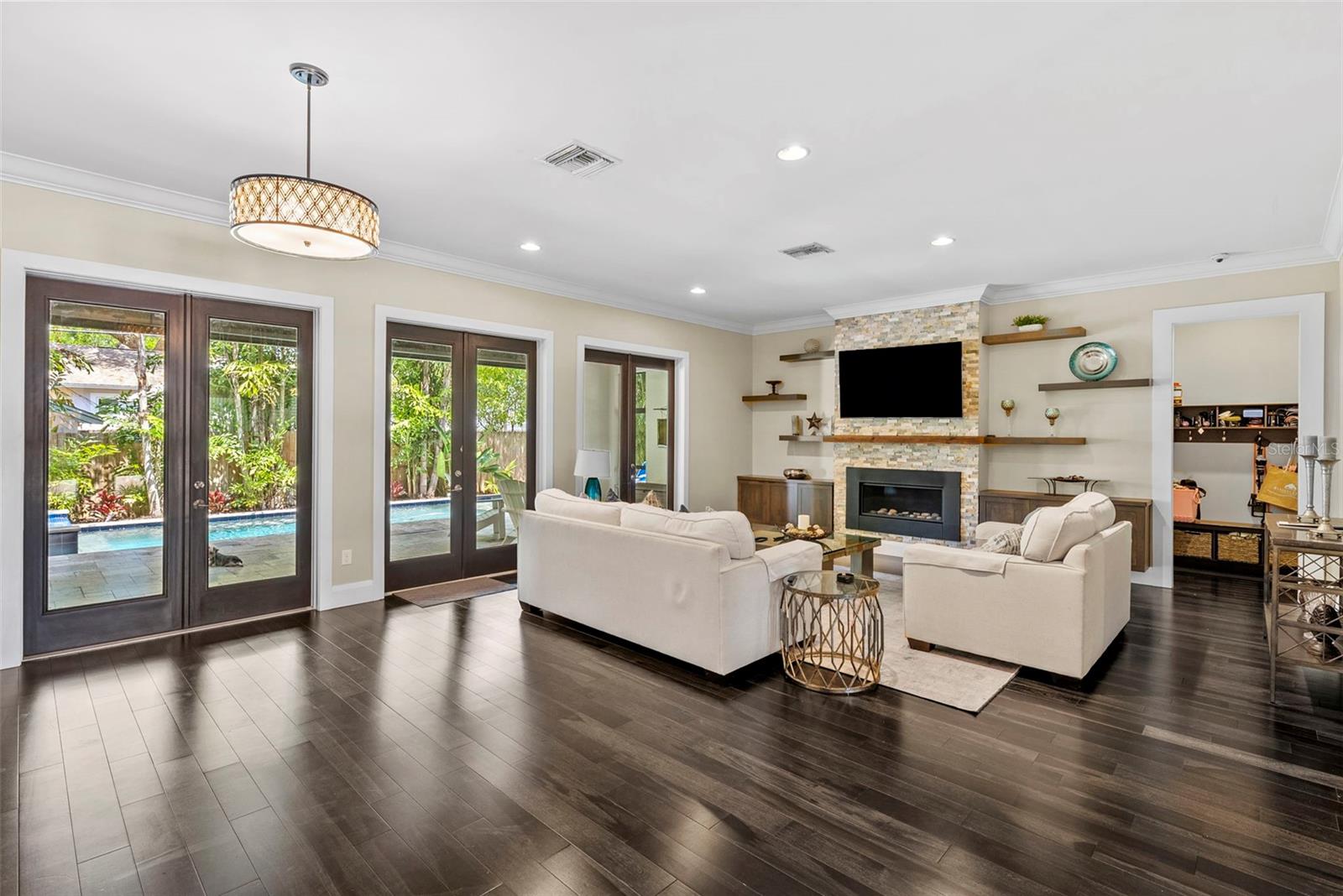 3211 W BAY VILLA AVE — photo 8