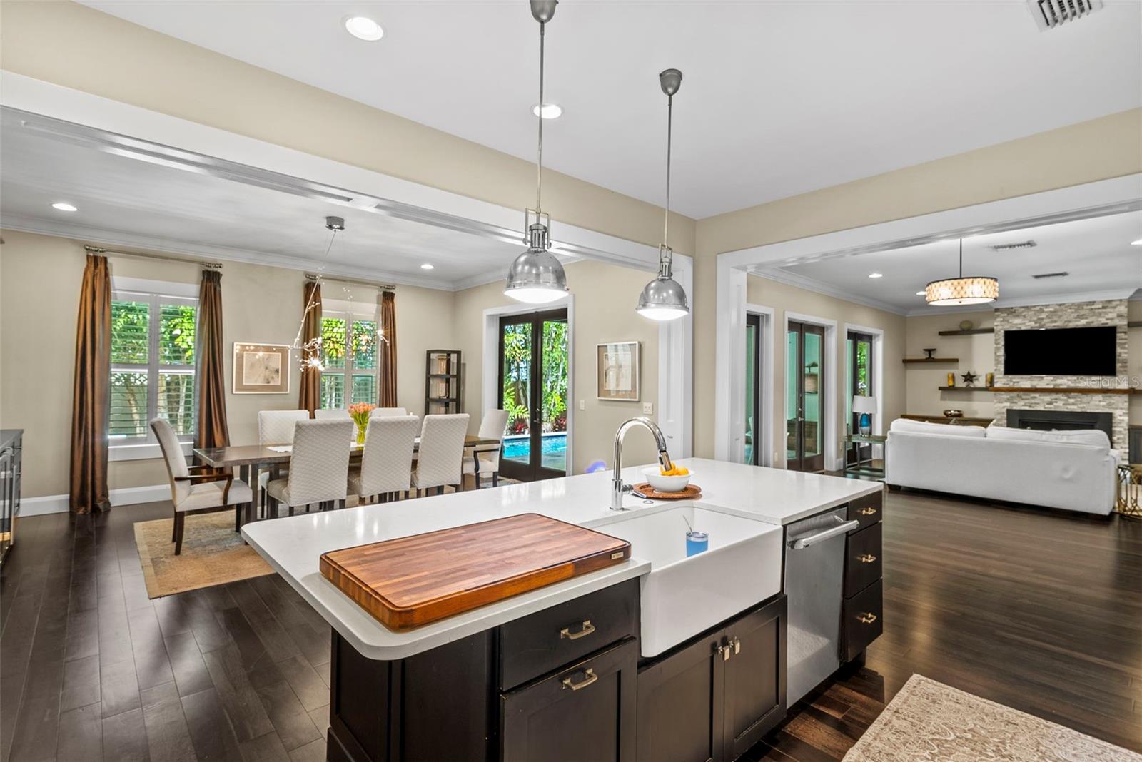3211 W BAY VILLA AVE — photo 11