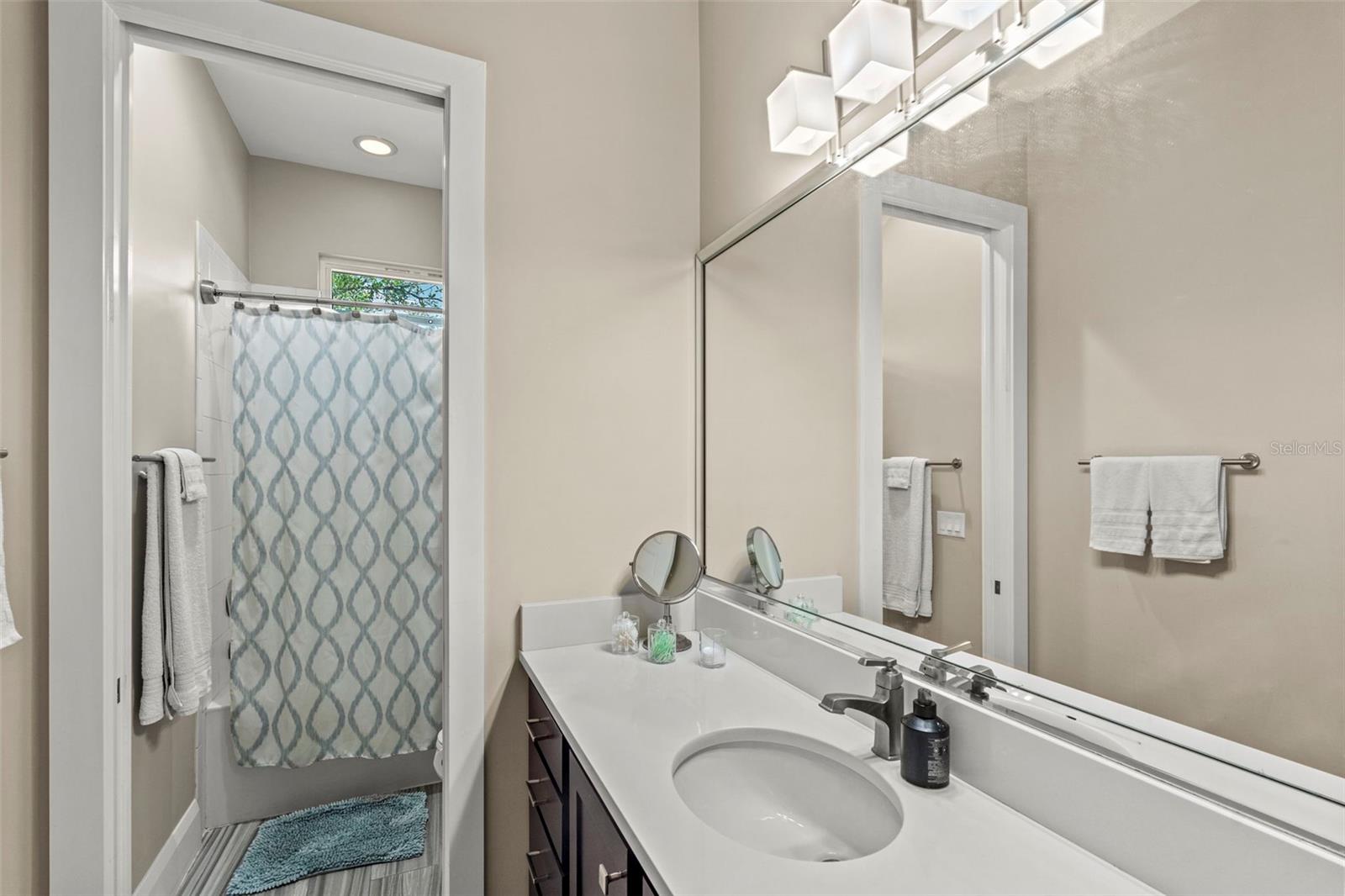 3211 W BAY VILLA AVE — photo 43
