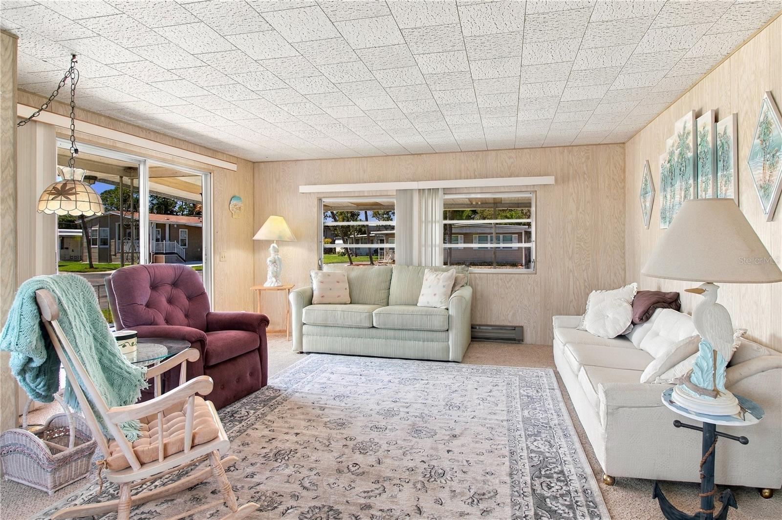 316 DANUBE CIR — photo 12