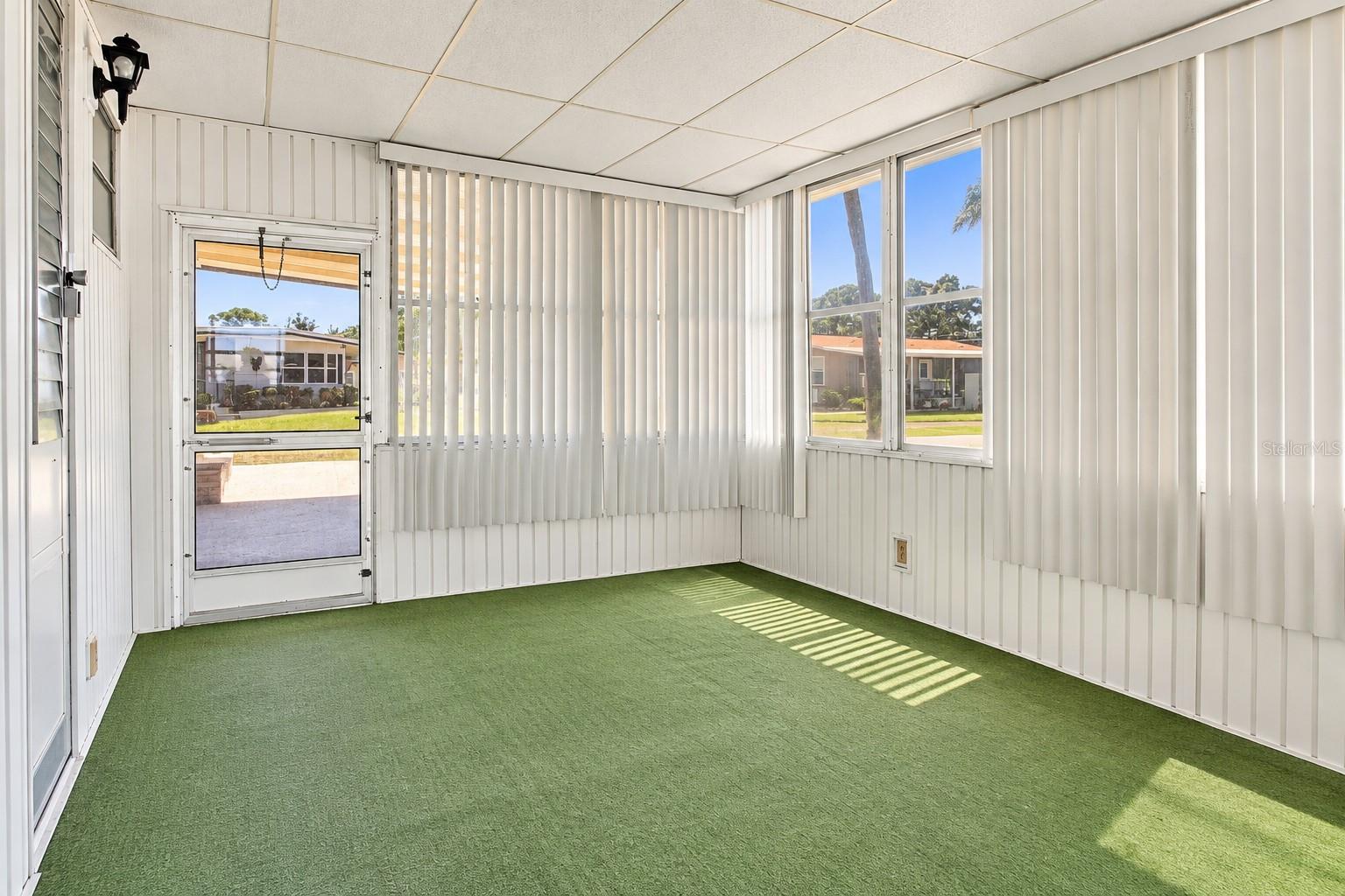 316 DANUBE CIR — photo 10