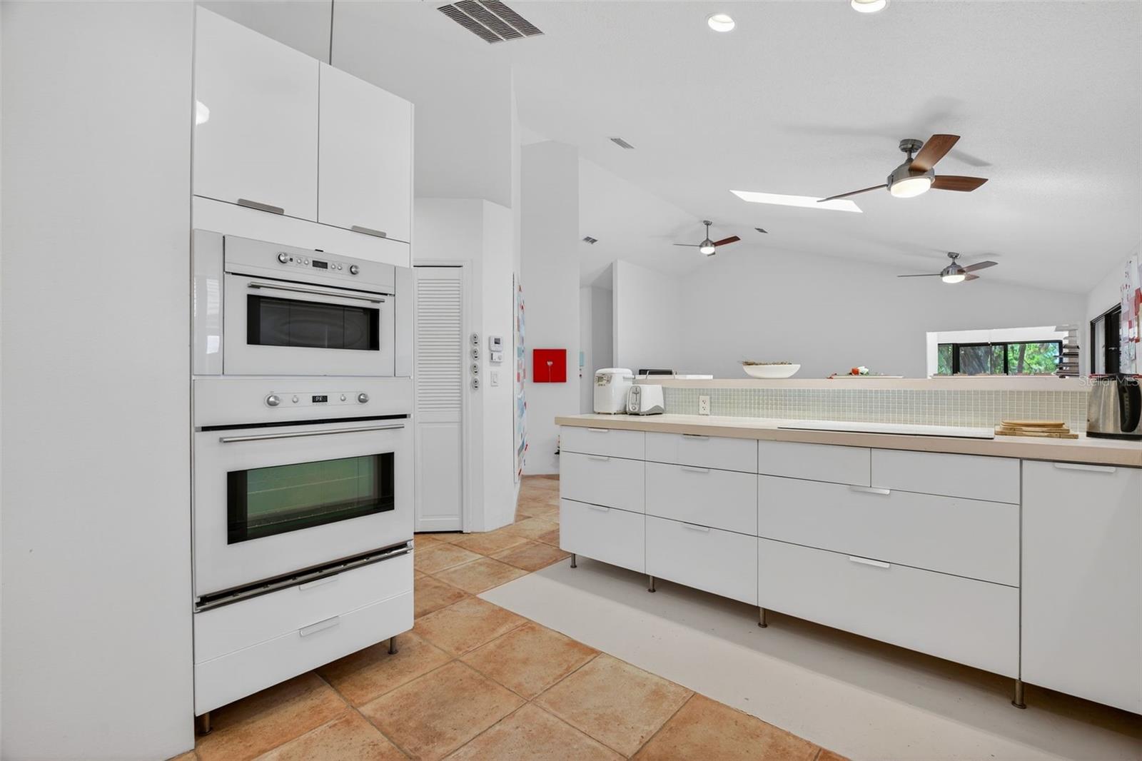 4750 TIVOLI AVE — photo 15