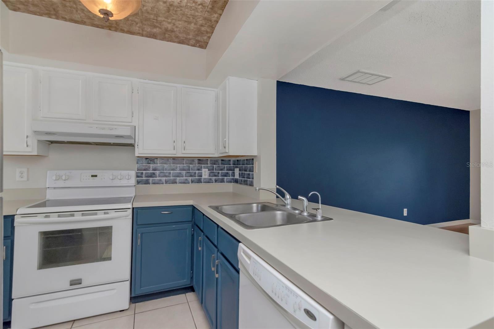 14053 NOTREVILLE WAY — photo 9