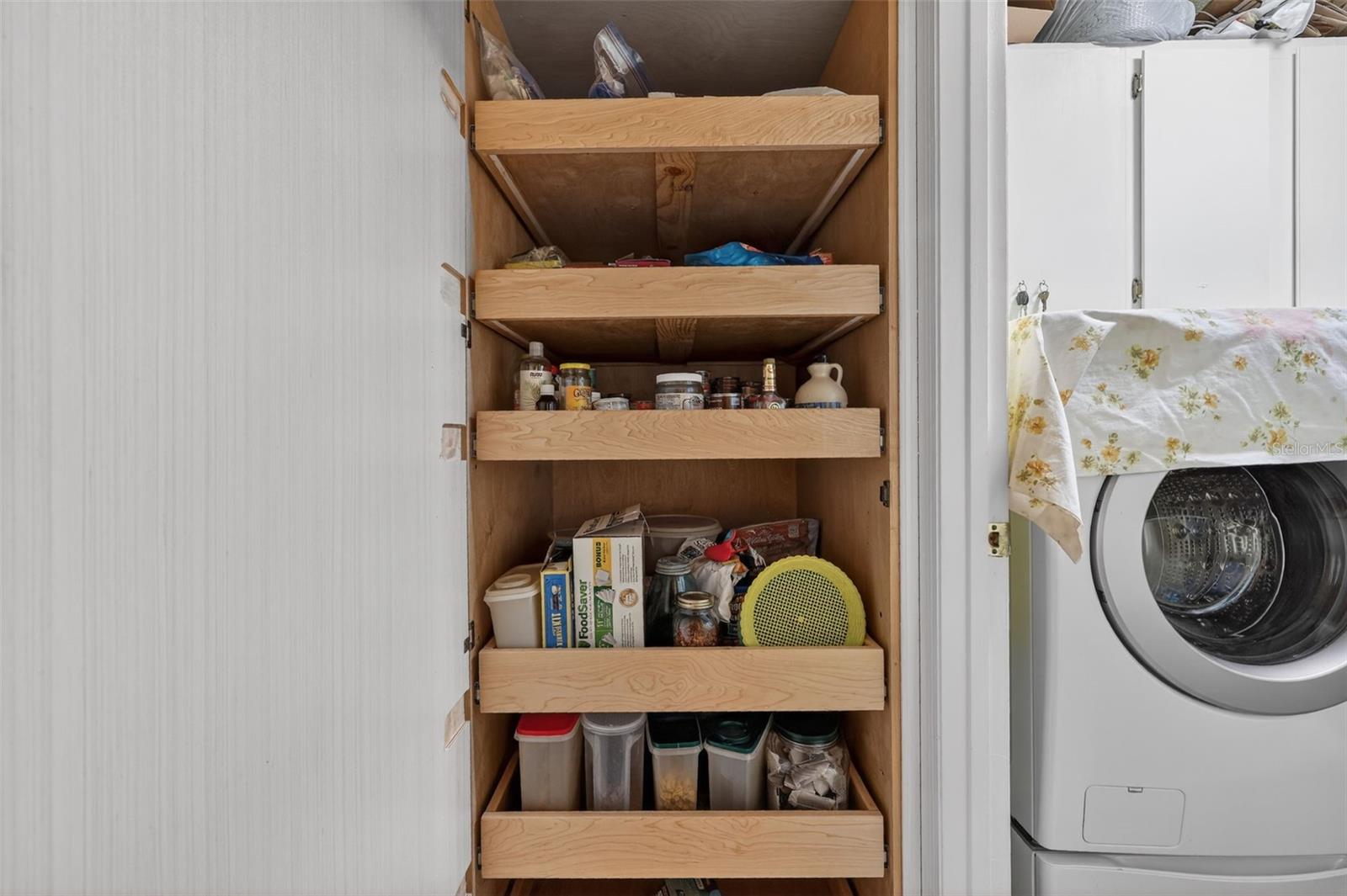 2322 LANCASTER DR — photo 35