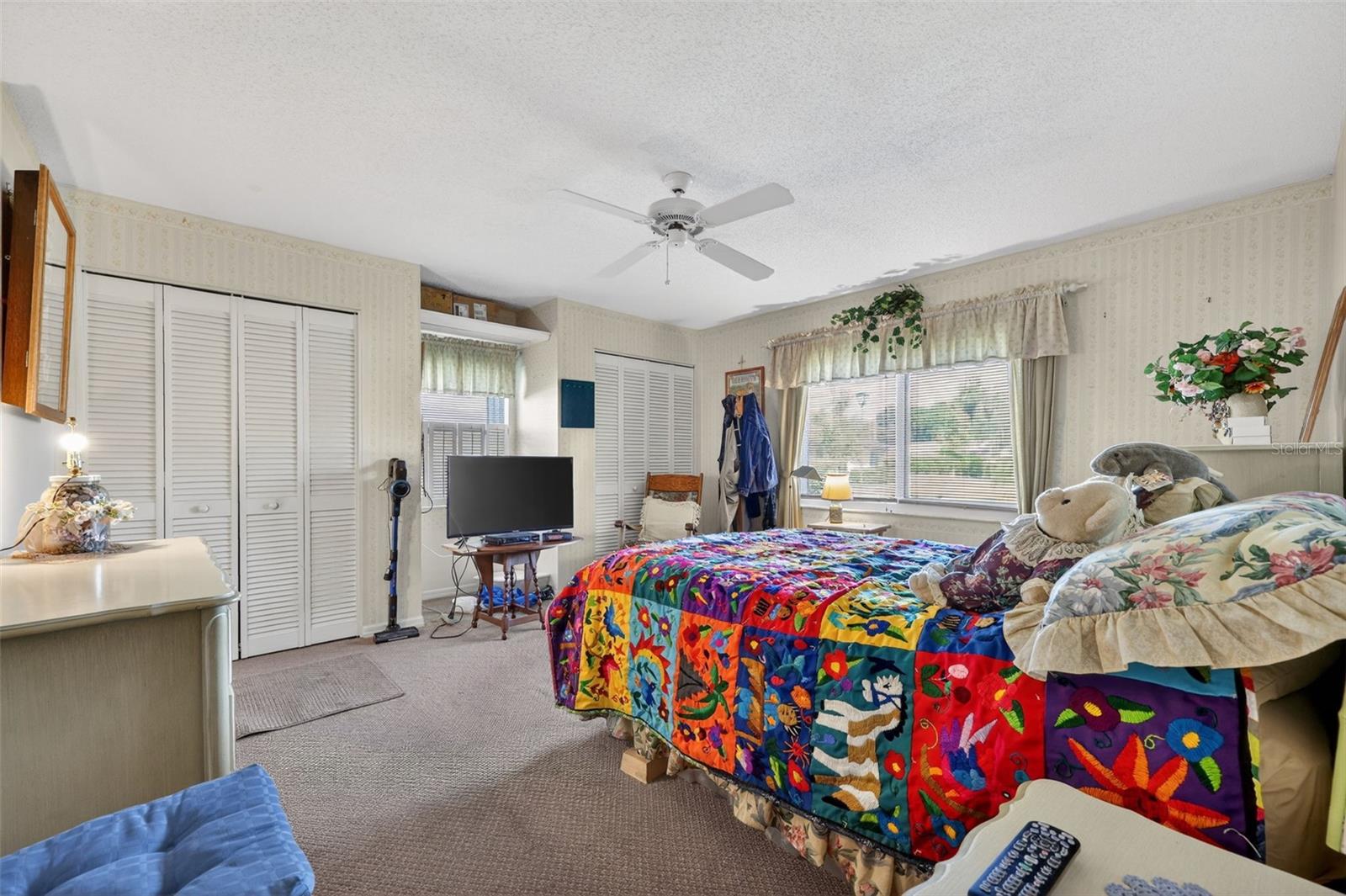 2322 LANCASTER DR — photo 33