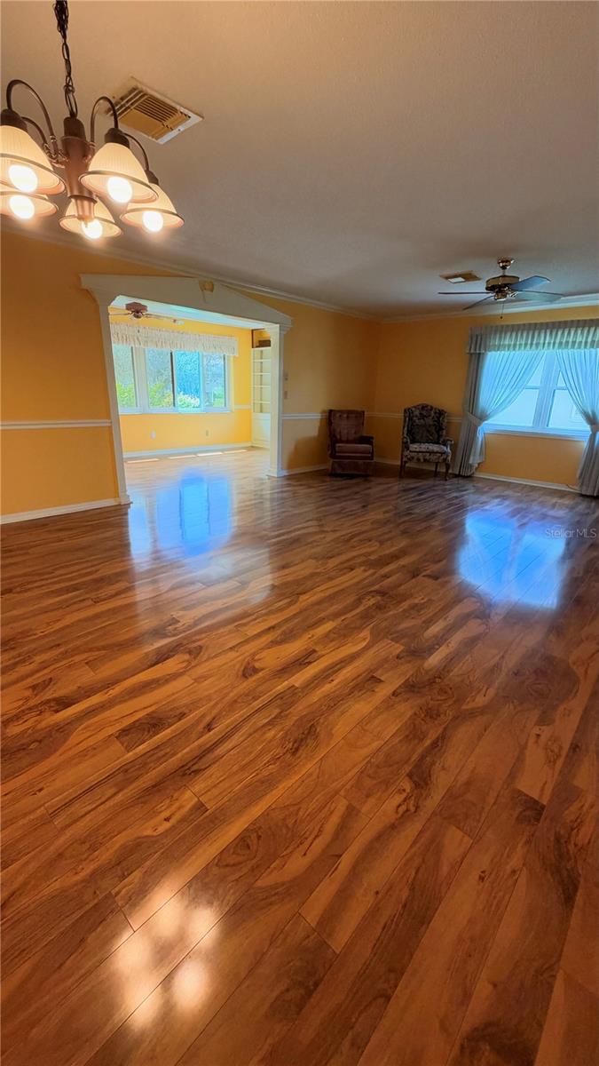 2322 LANCASTER DR — photo 7
