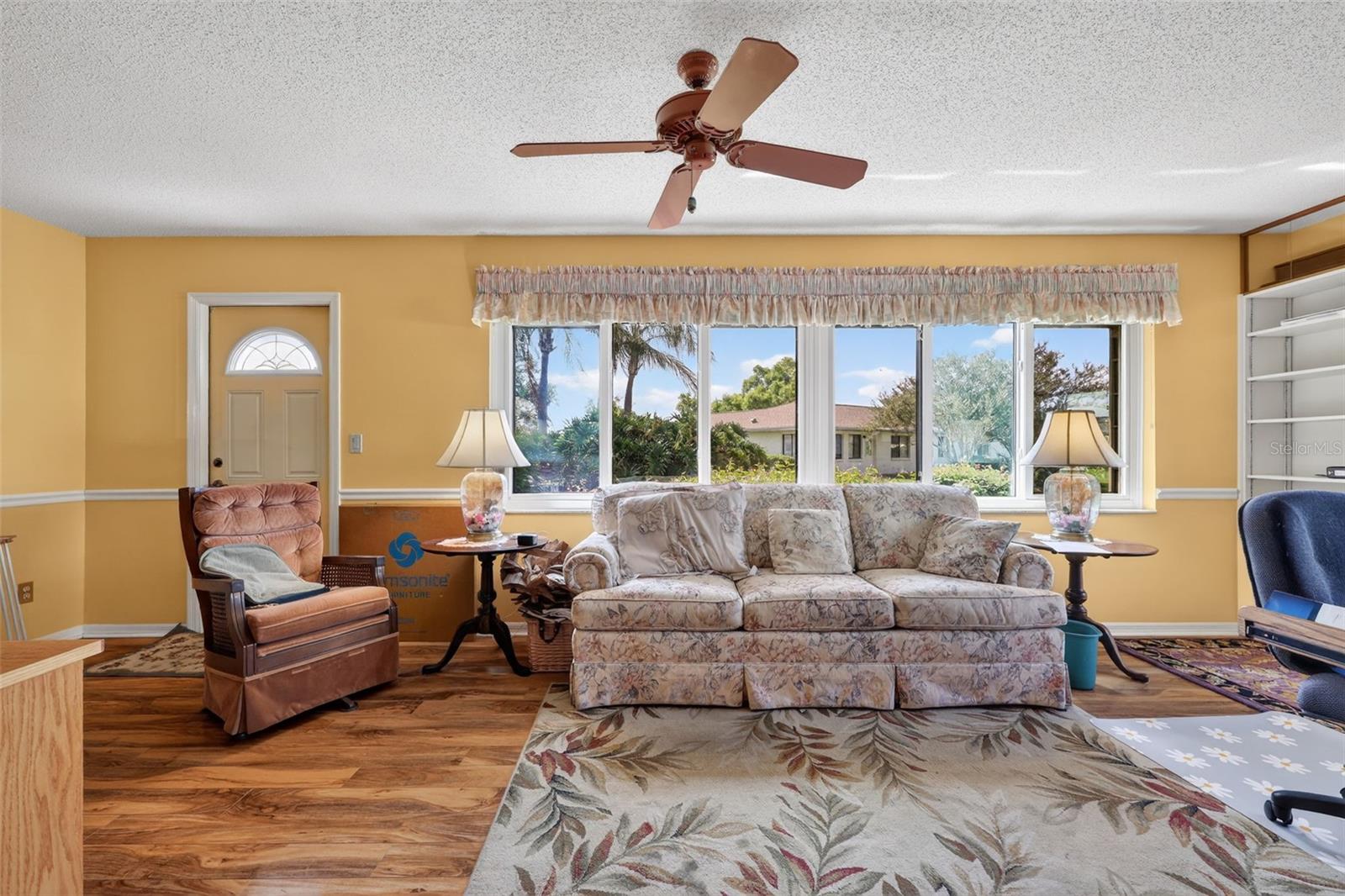2322 LANCASTER DR — photo 38