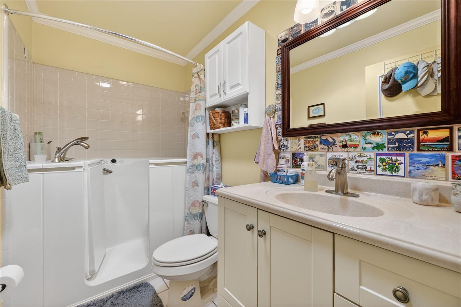2322 LANCASTER DR — photo 34
