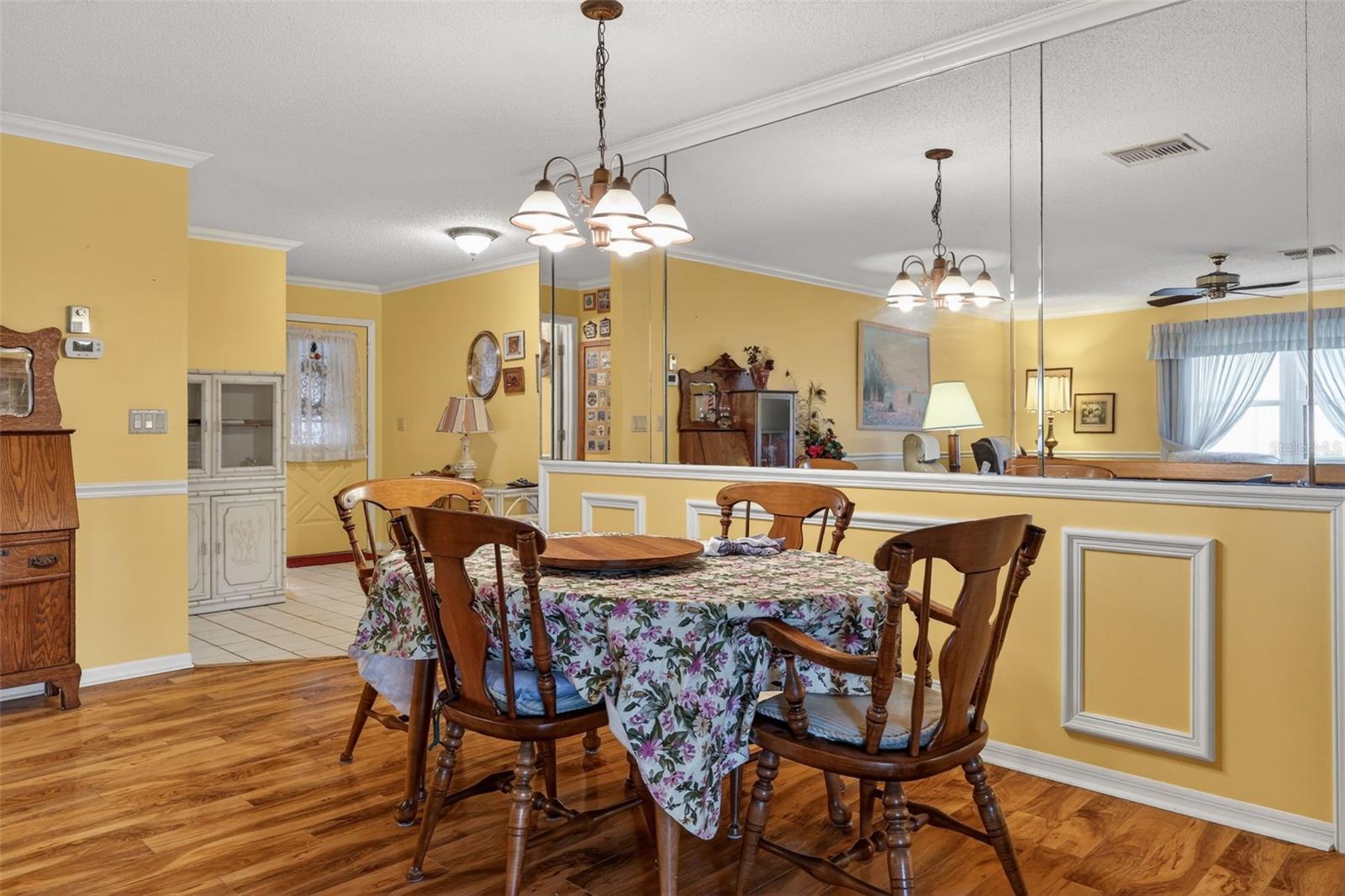 2322 LANCASTER DR — photo 21