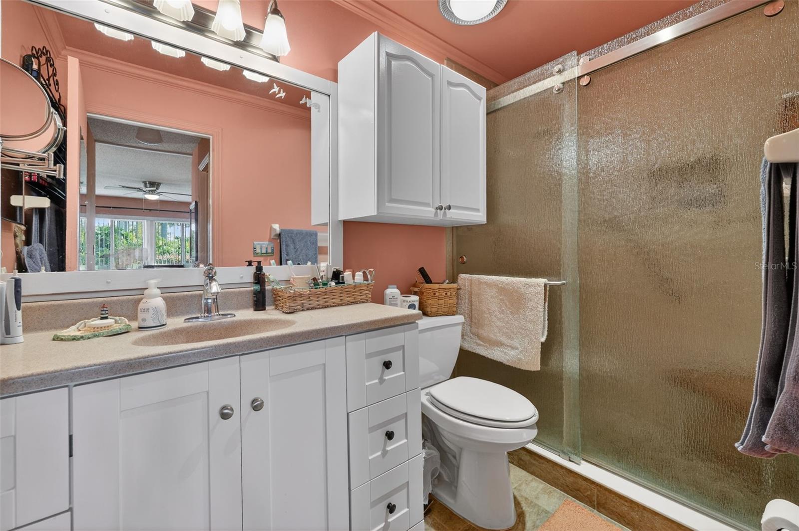 2322 LANCASTER DR — photo 30