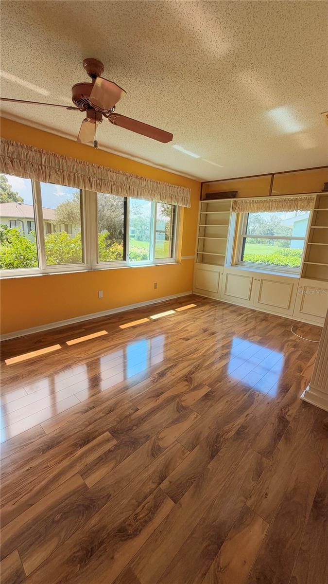 2322 LANCASTER DR — photo 5