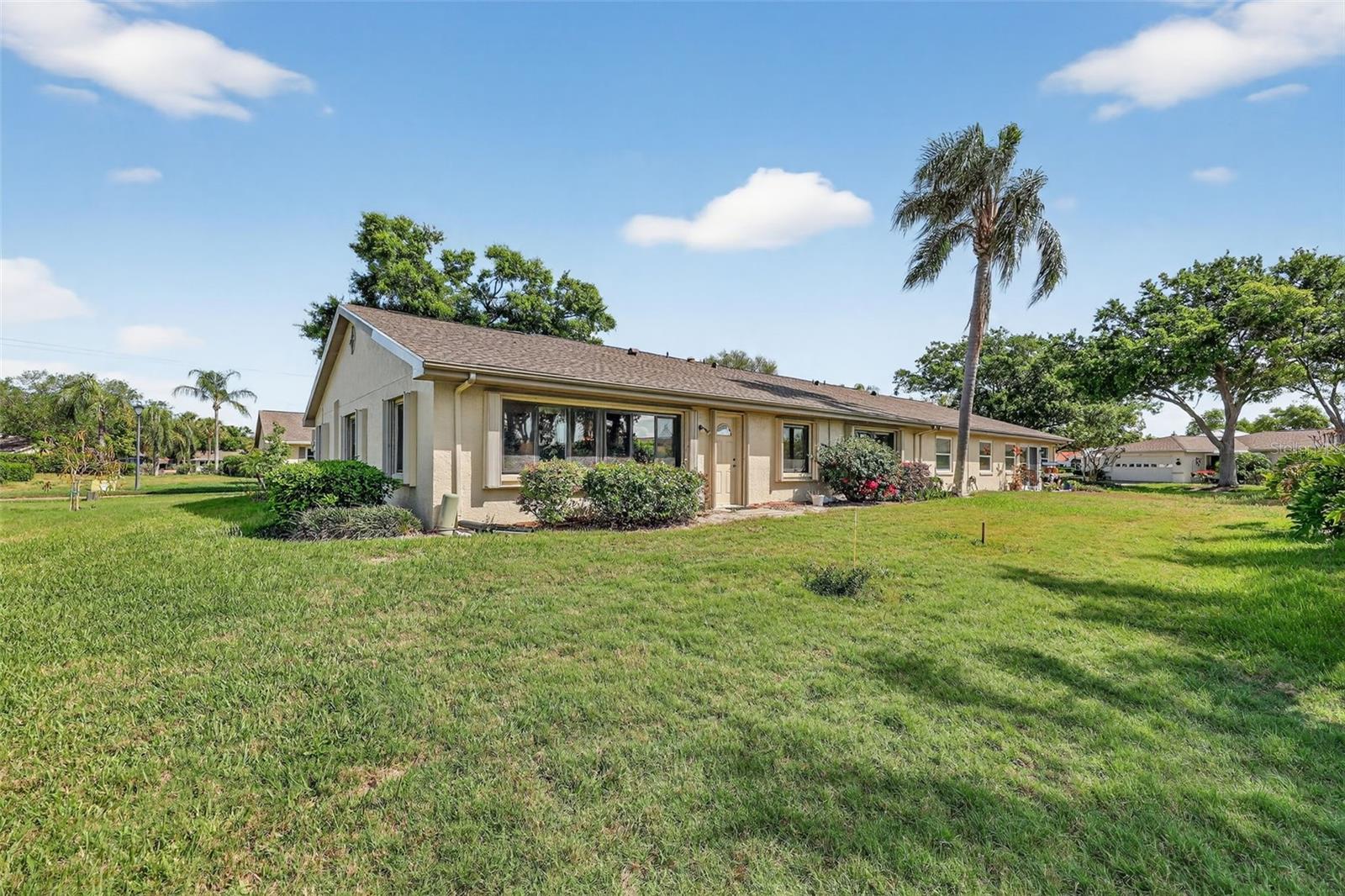 2322 LANCASTER DR — photo 42