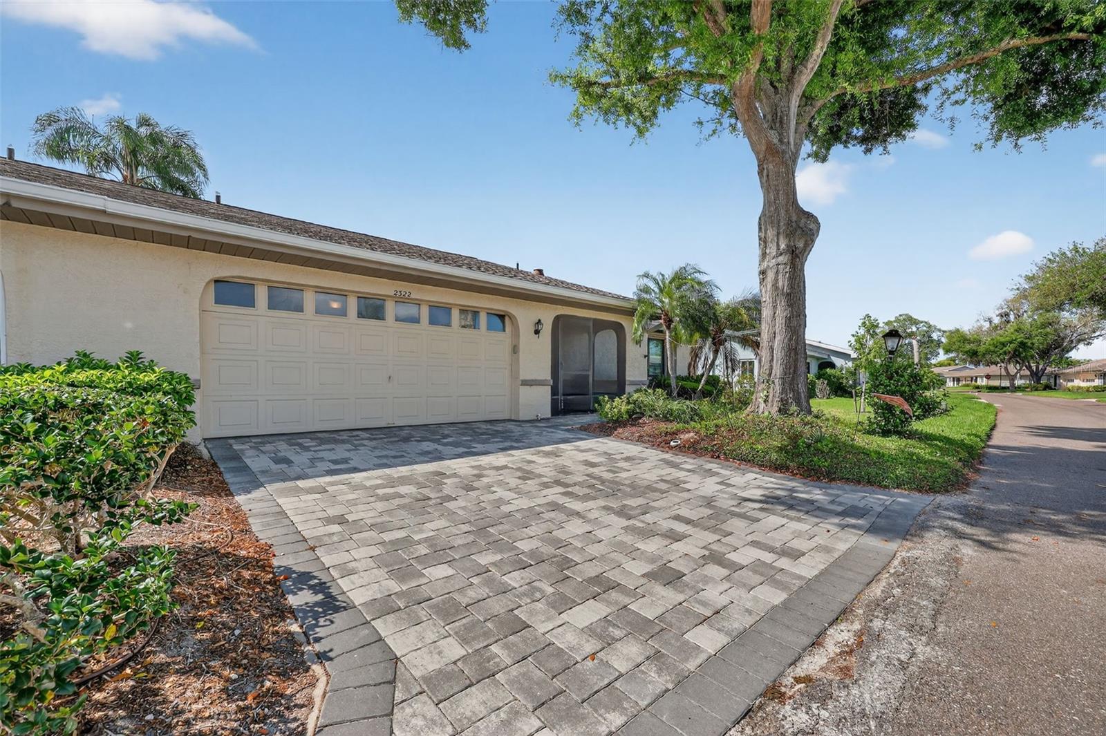 2322 LANCASTER DR — photo 2