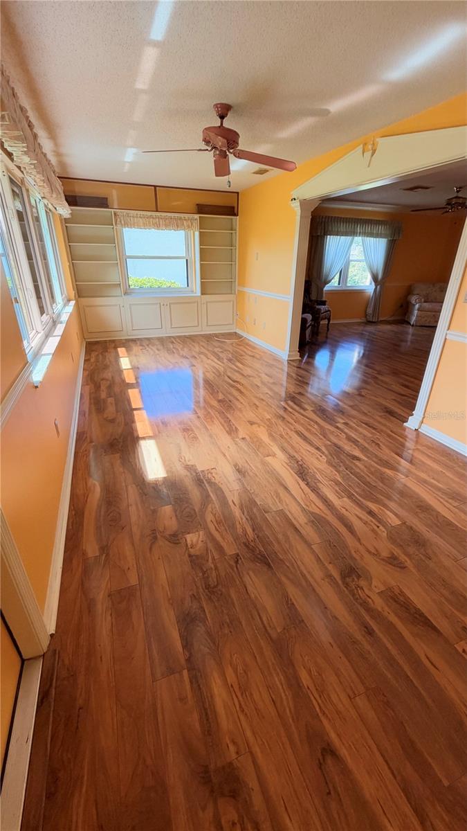2322 LANCASTER DR — photo 6