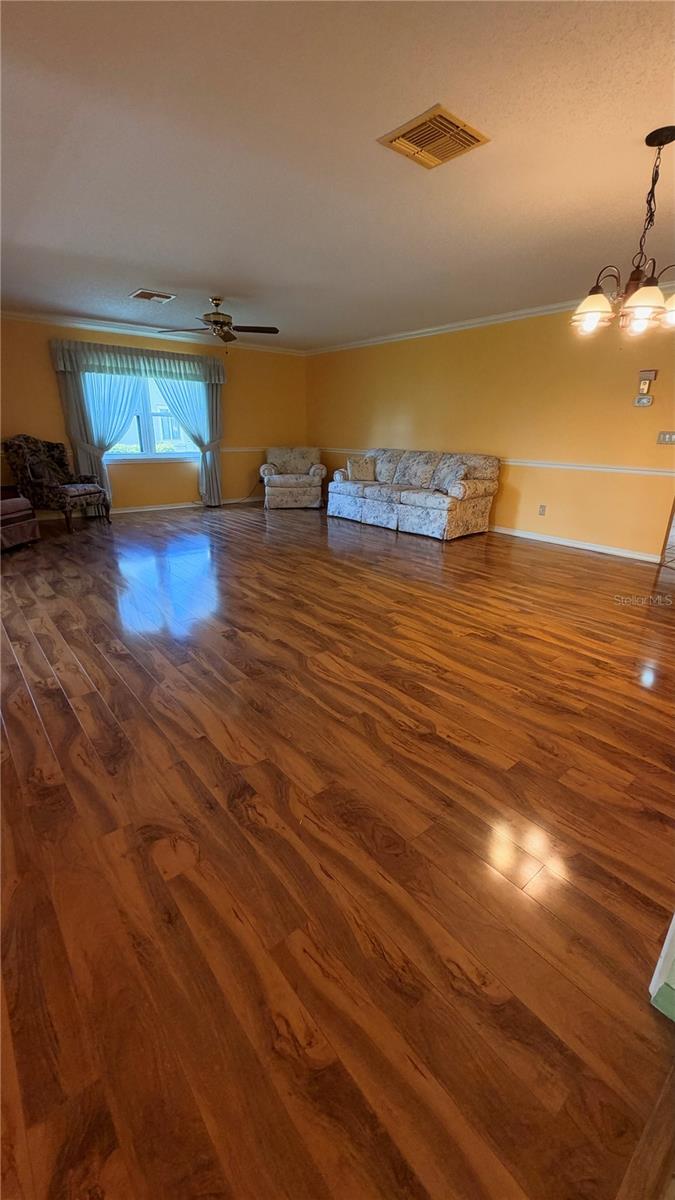 2322 LANCASTER DR — photo 8