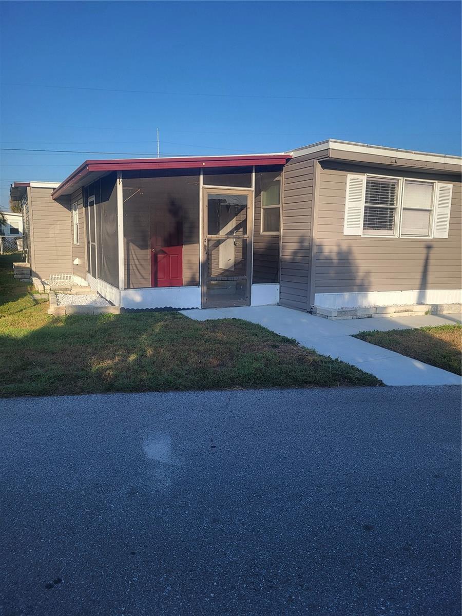 6580 SEMINOLE BLVD #424 — photo 3