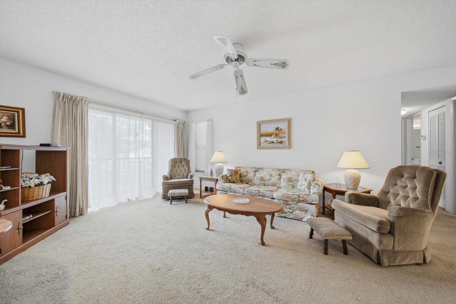 1441 PINE GLEN LN #E2 — photo 2